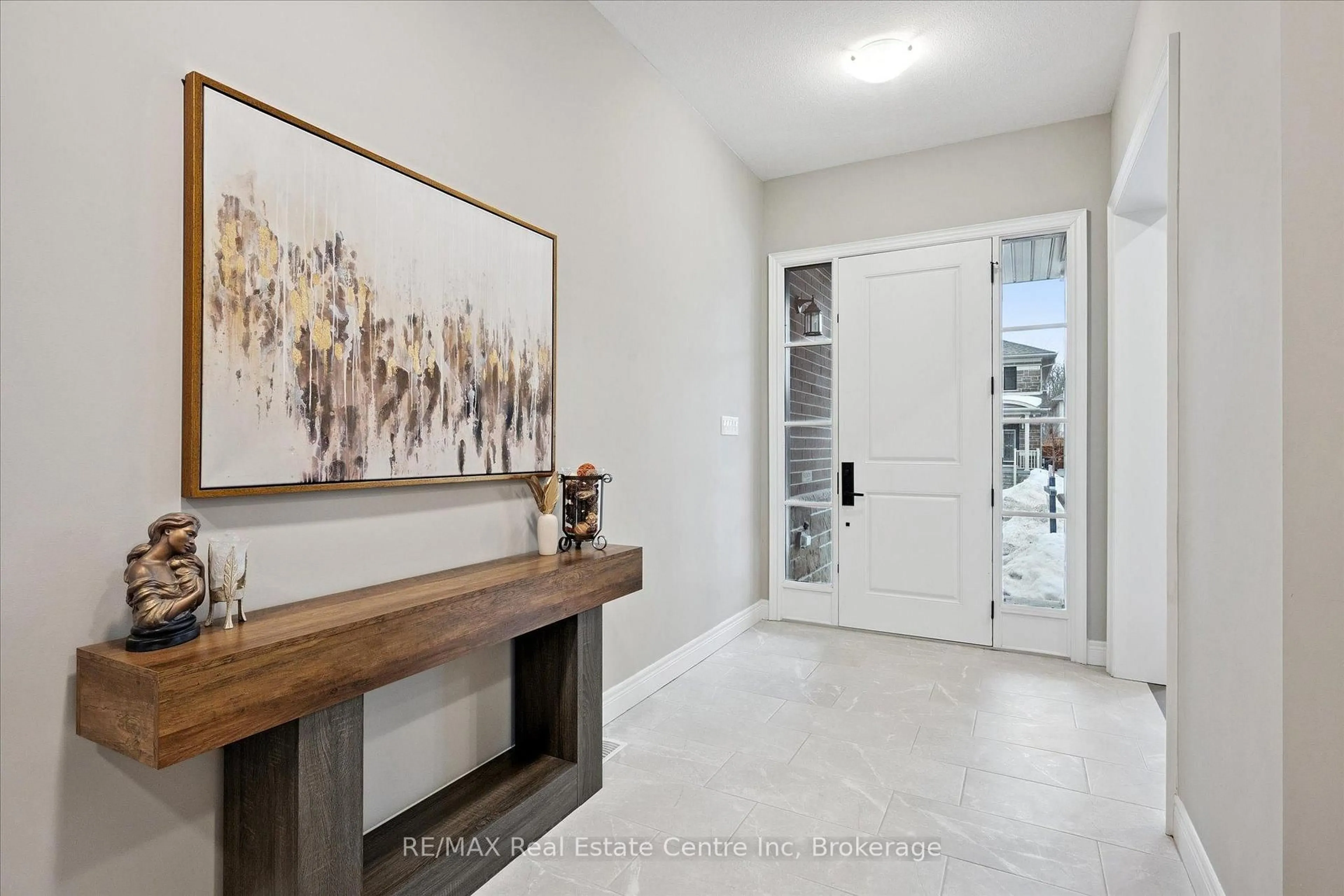 Indoor entryway for 187 Ambrous Cres, Guelph Ontario N1G 0G3