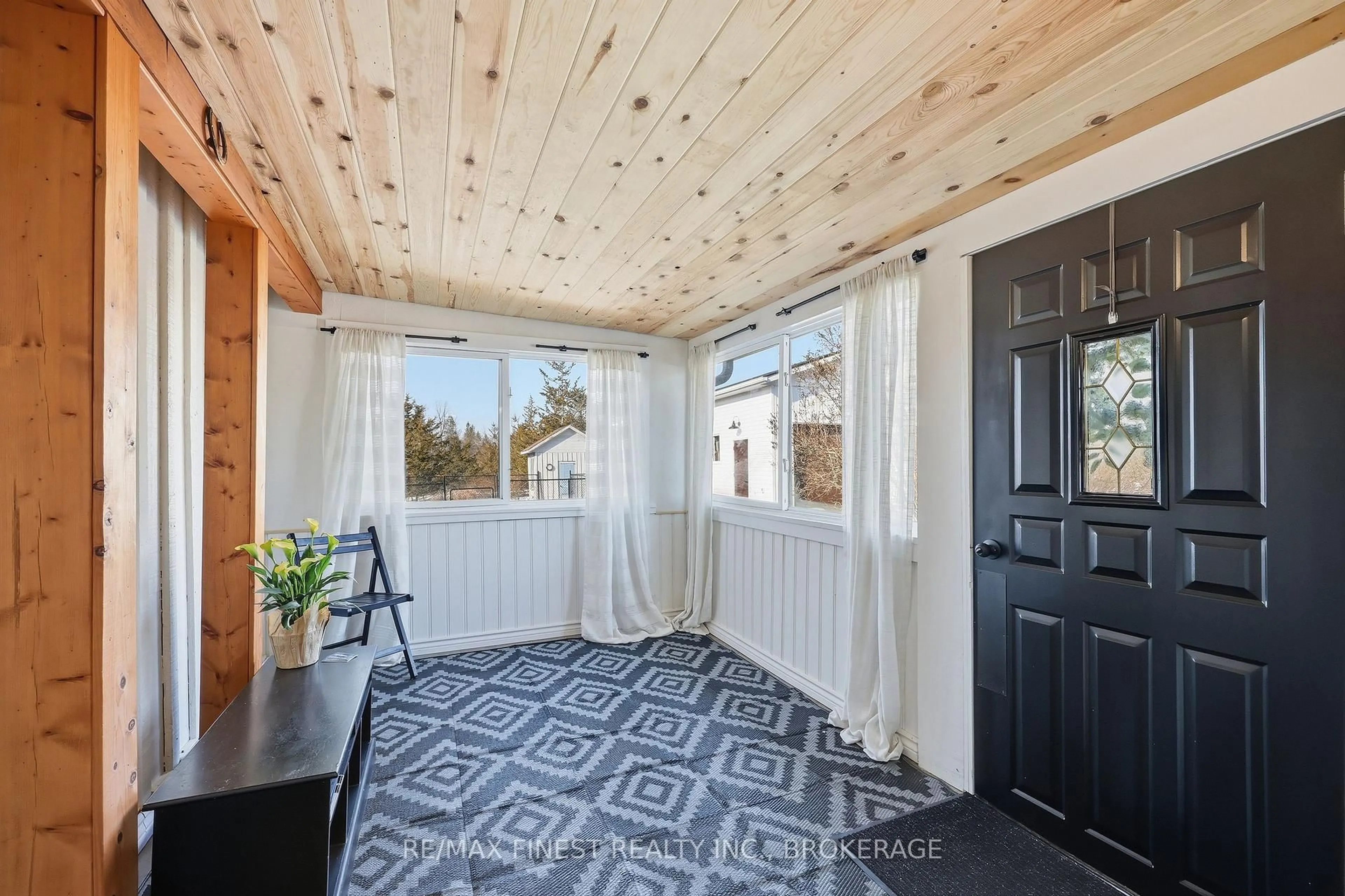 Indoor entryway for 704 Wing Rd, Bissett Creek Ontario K0H 2H0