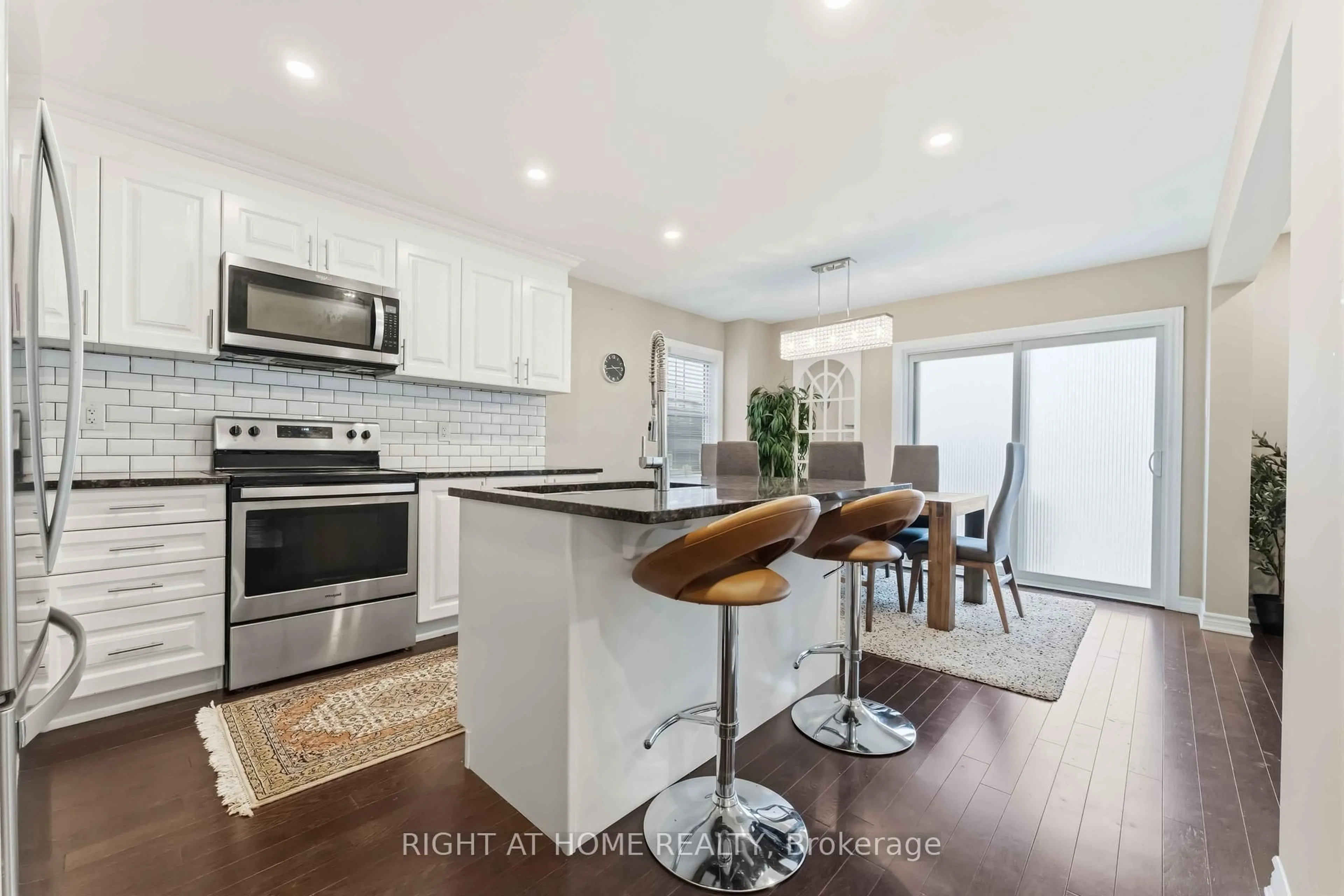 Open concept kitchen, unknown for 1001 Rue Du Manege St, Ottawa Ontario K2S 0Y7
