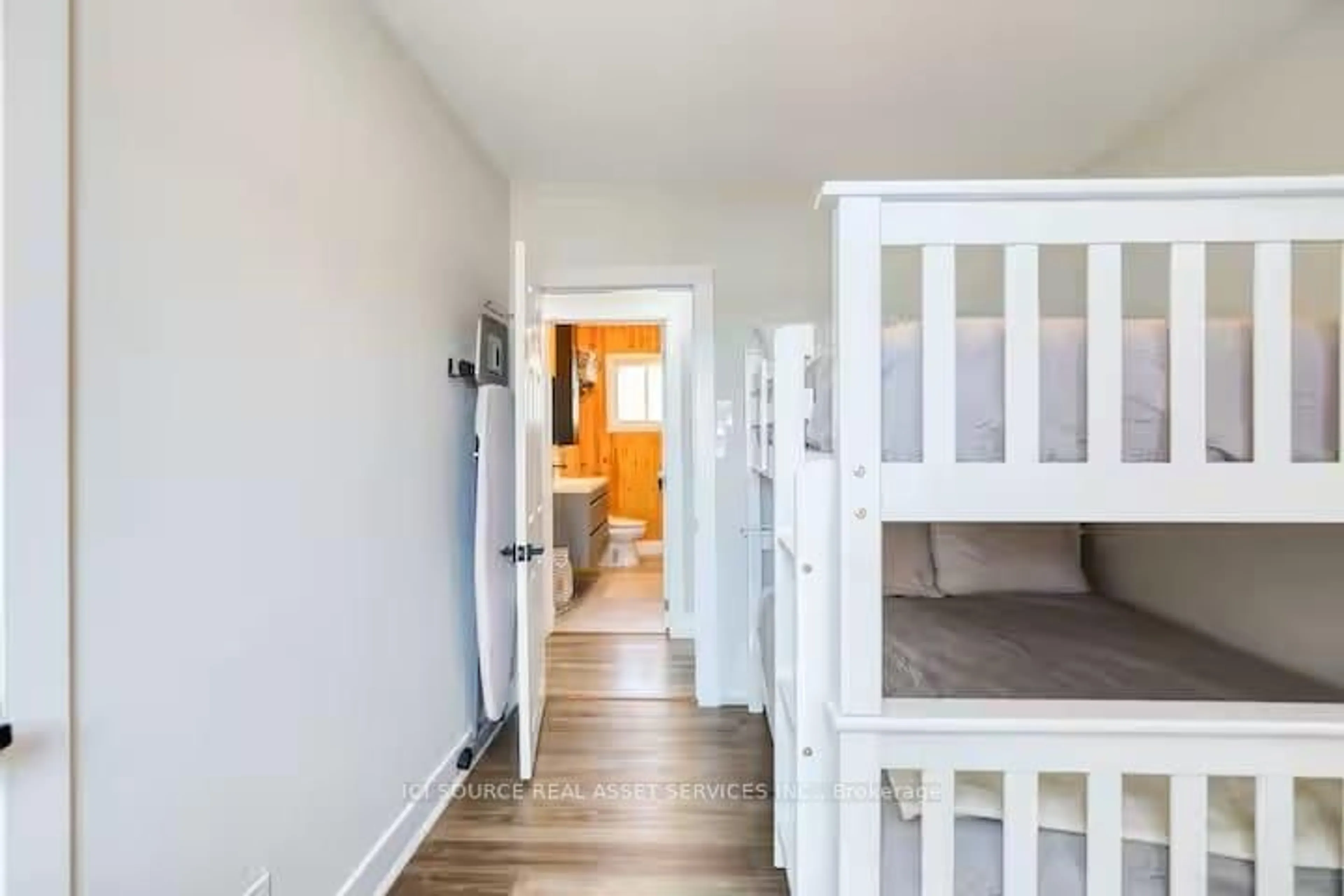 Indoor entryway for 106 Canal Lane, Hastings Ontario K0K 2C0