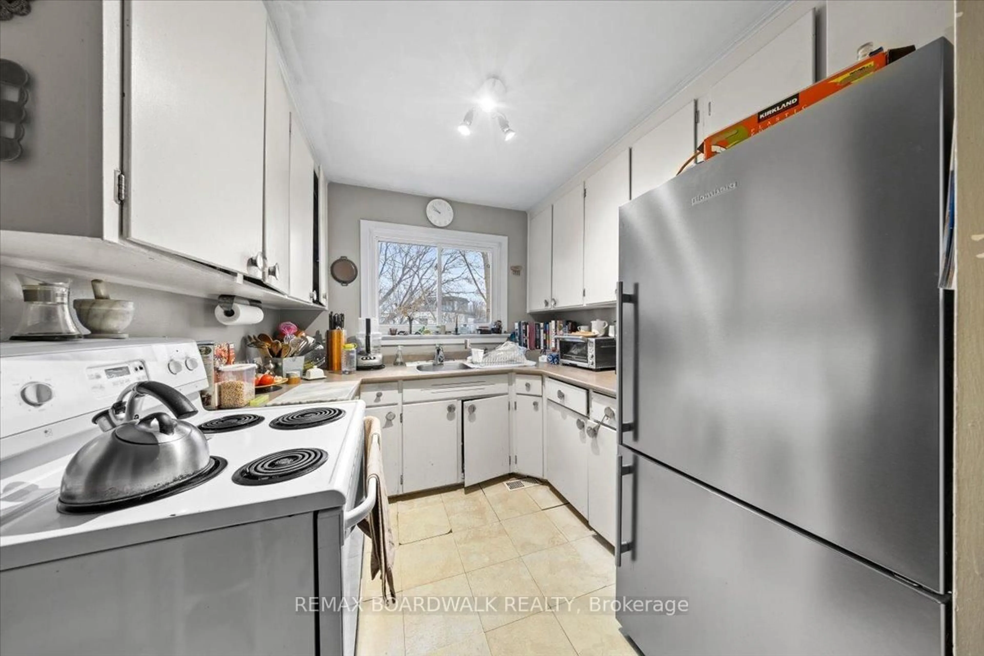 Standard kitchen, unknown for 151 Riverdale Ave, Ottawa Ontario K1S 1R1