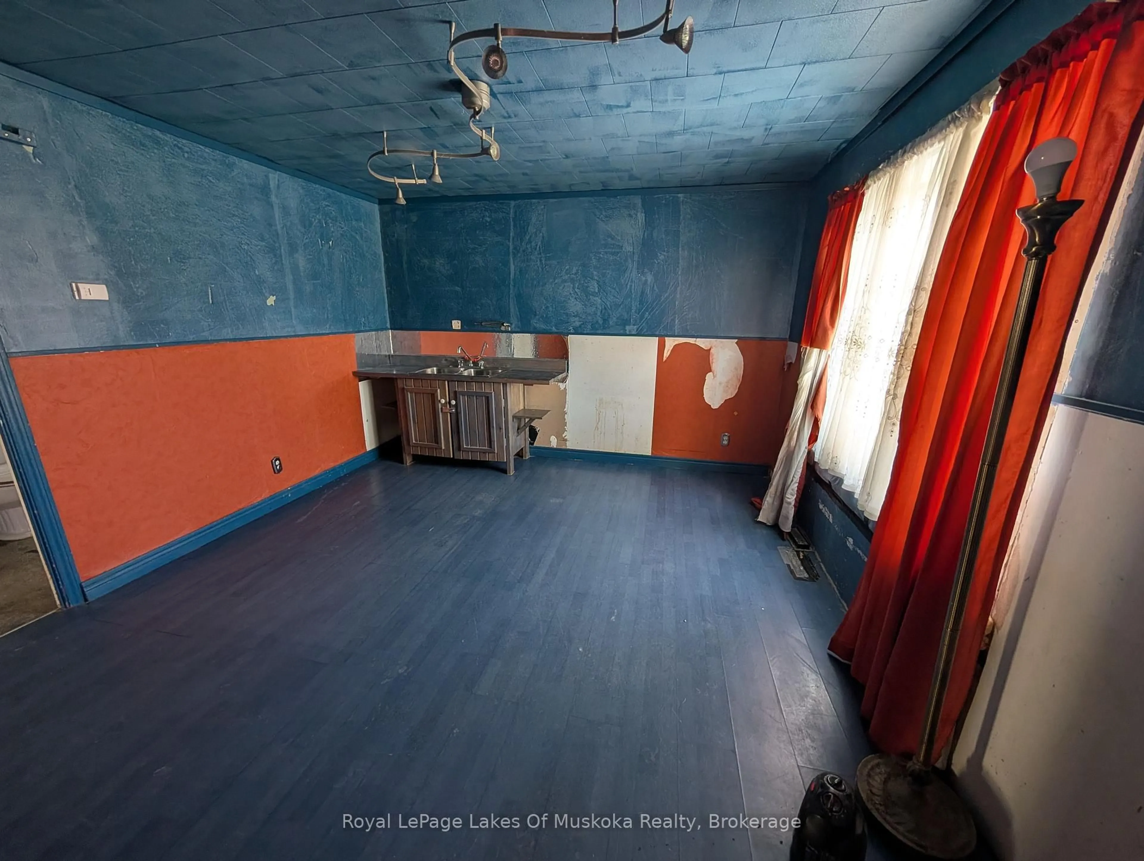 A pic of a room for 544 McIntyre St, North Bay Ontario P1B 1E3