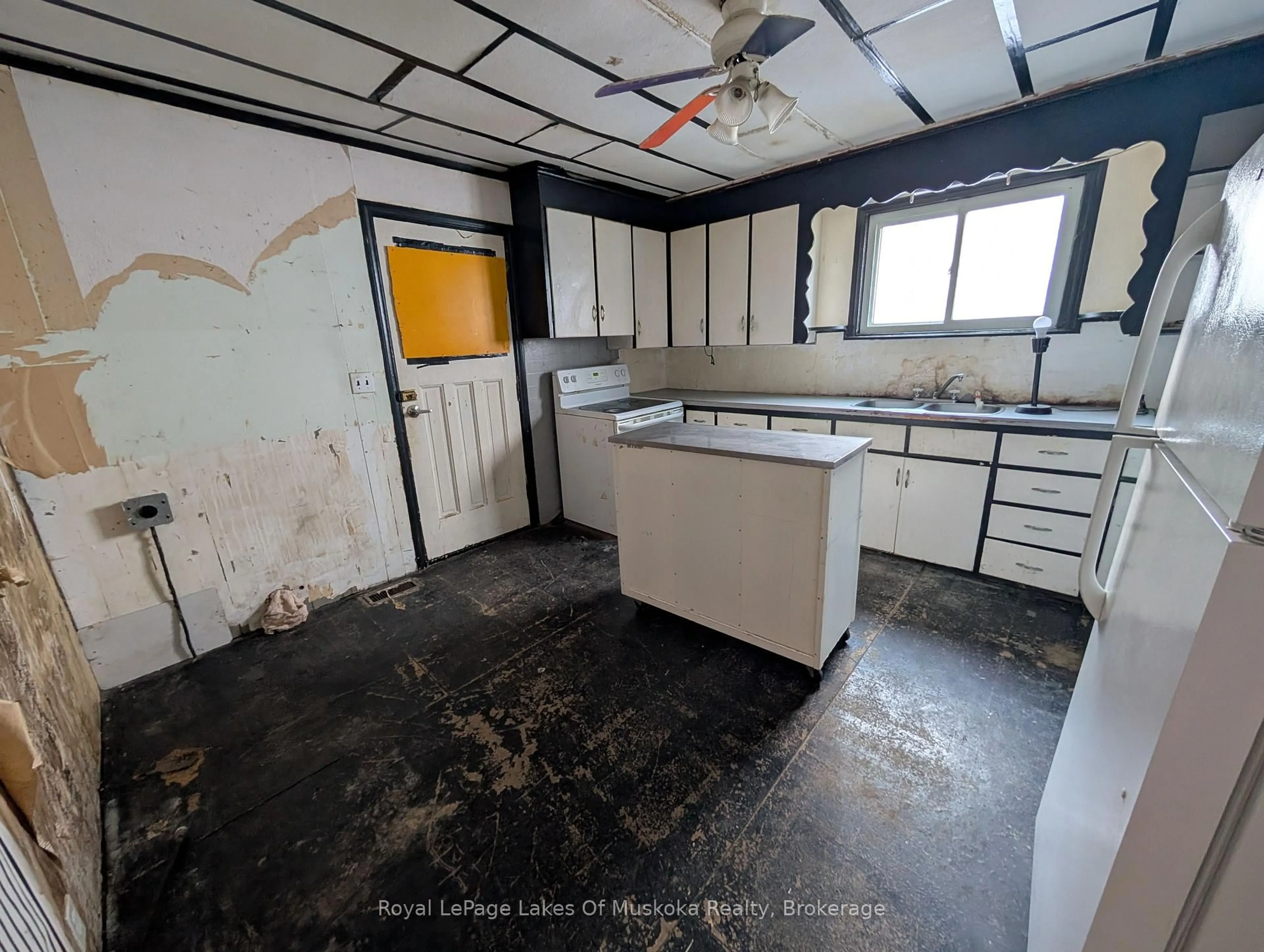 Unknown for 544 McIntyre St, North Bay Ontario P1B 1E3