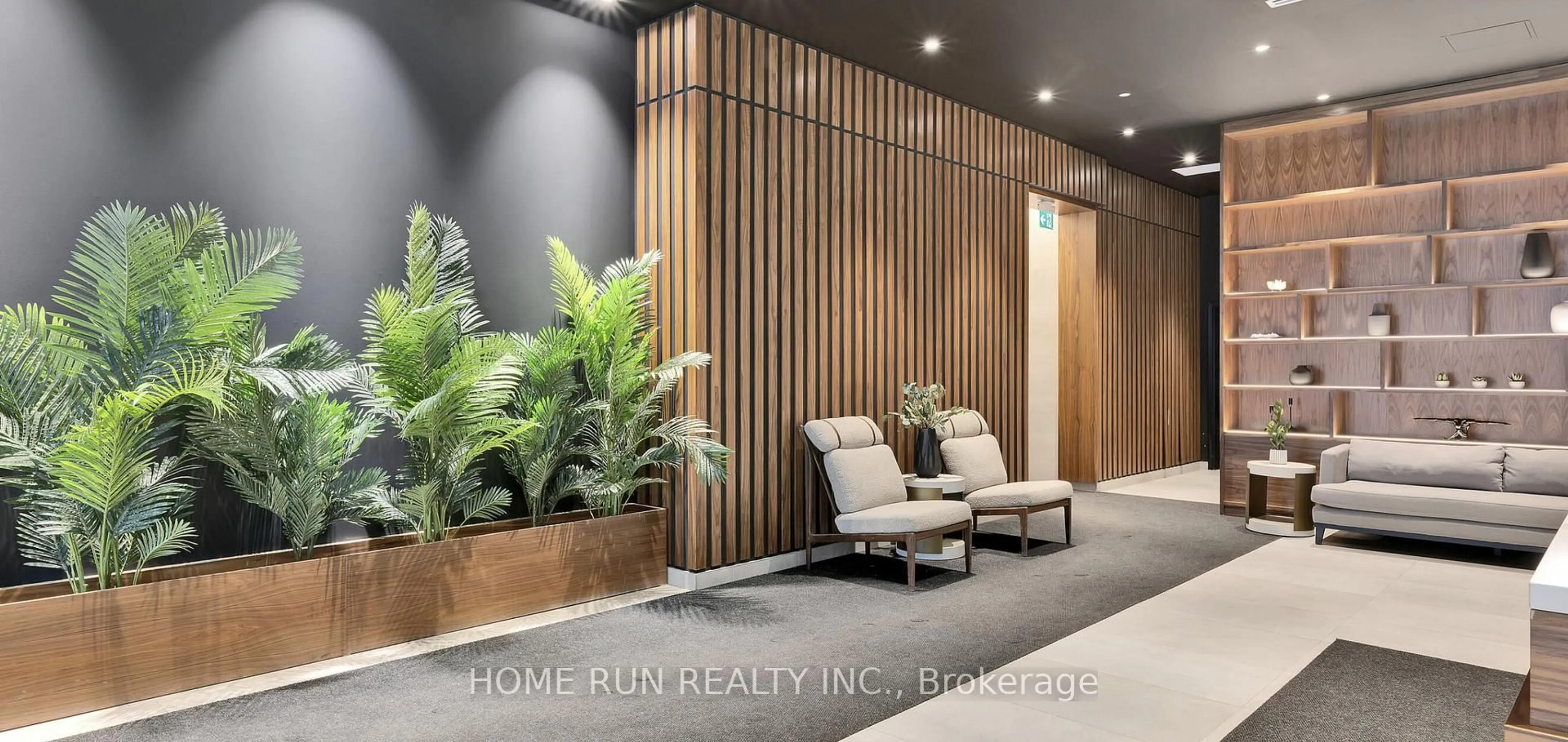 Lobby for 340 Queen St, Ottawa Ontario K1R 0G1