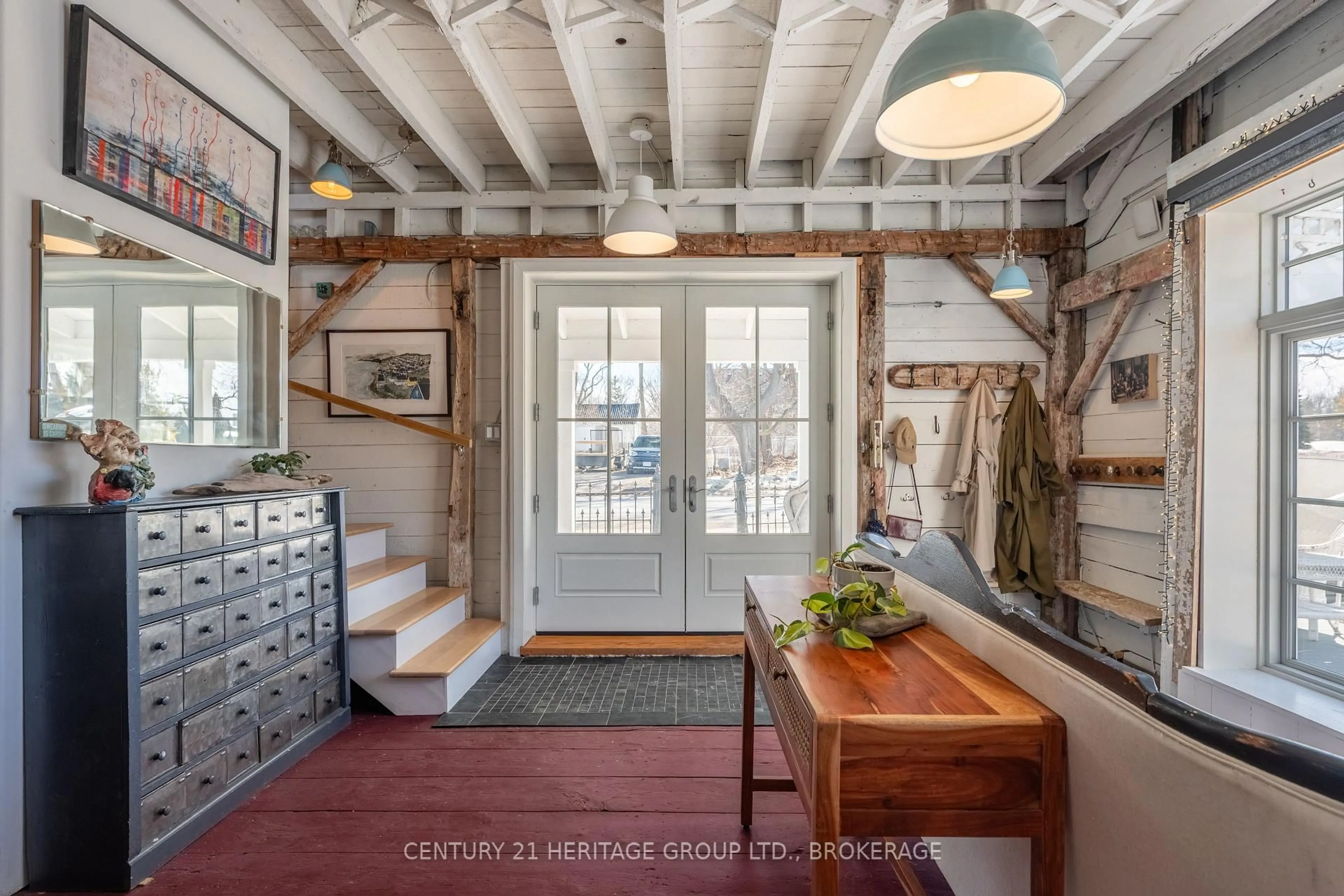 Indoor entryway for 1172 Main St, Verona Ontario K0H 2W0