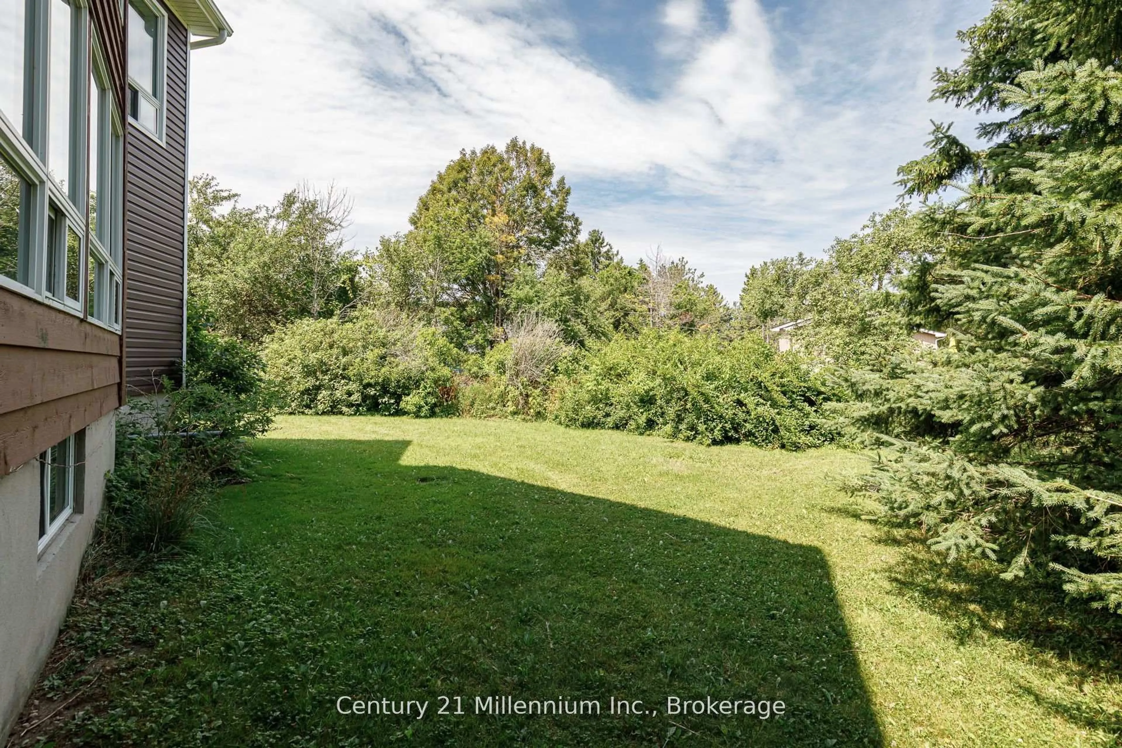 A pic from outside/outdoor area/front of a property/back of a property/a pic from drone, forest/trees view for 127 Scandia Lane, Blue Mountains Ontario N0H 2E0