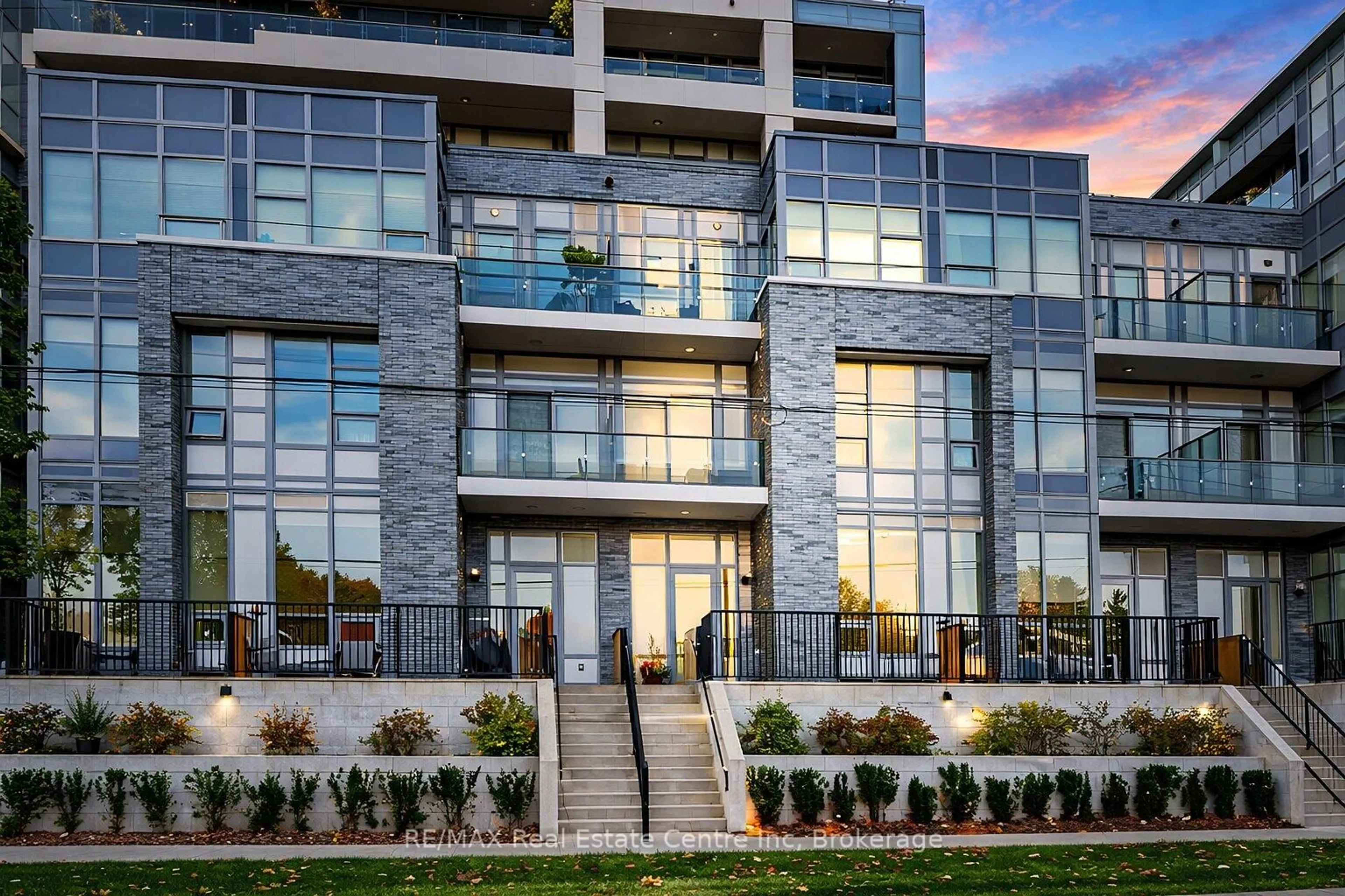 Home with brick exterior material, building for 73 ARTHUR St #103, Guelph Ontario N1E 0S6