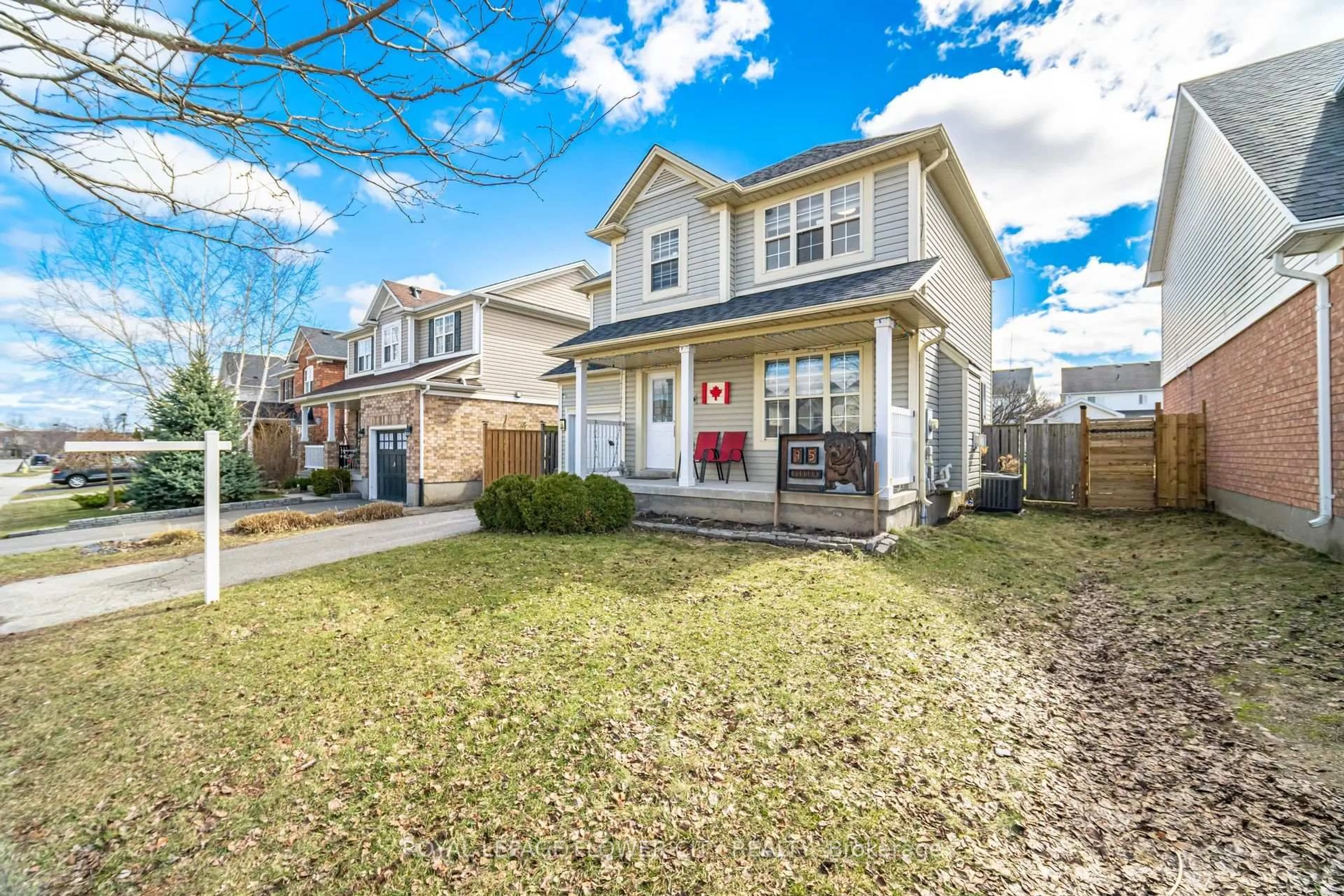 Home with vinyl exterior material, street for 95 Osborn Ave, Brantford Ontario N3T 6R3