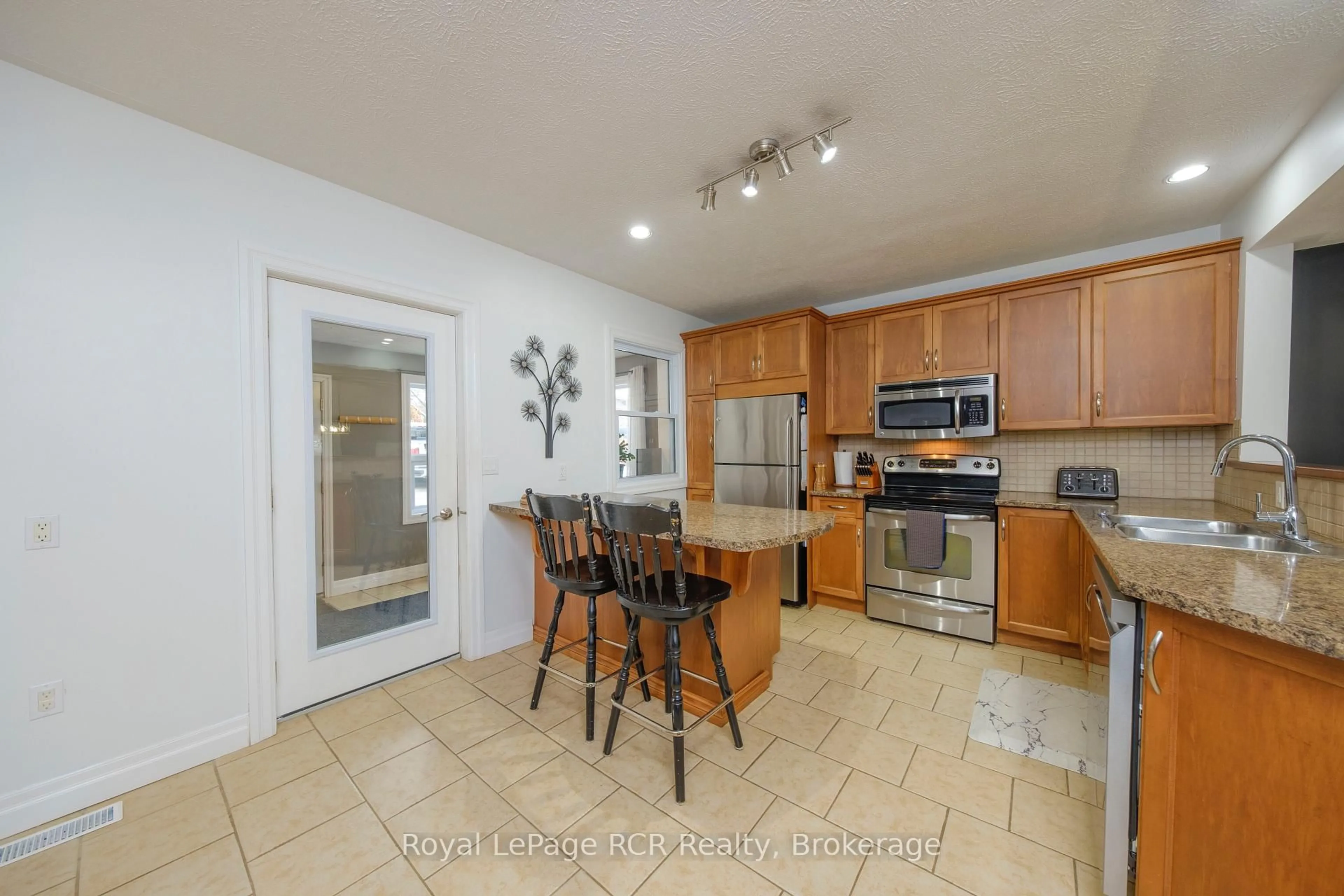 Unknown for 335 Ross St, Huron-Kinloss Ontario N0G 2H0