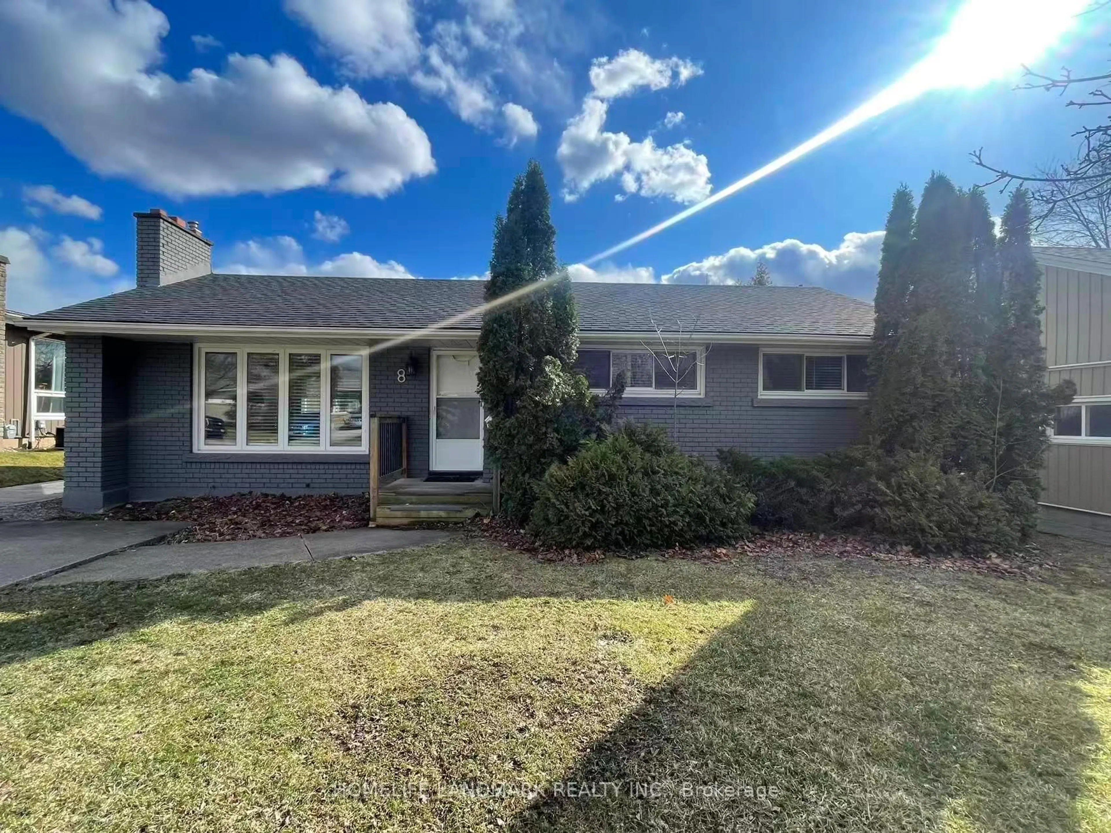 Home with vinyl exterior material, street for 8 Richard St, St. Catharines Ontario L2T 2E2