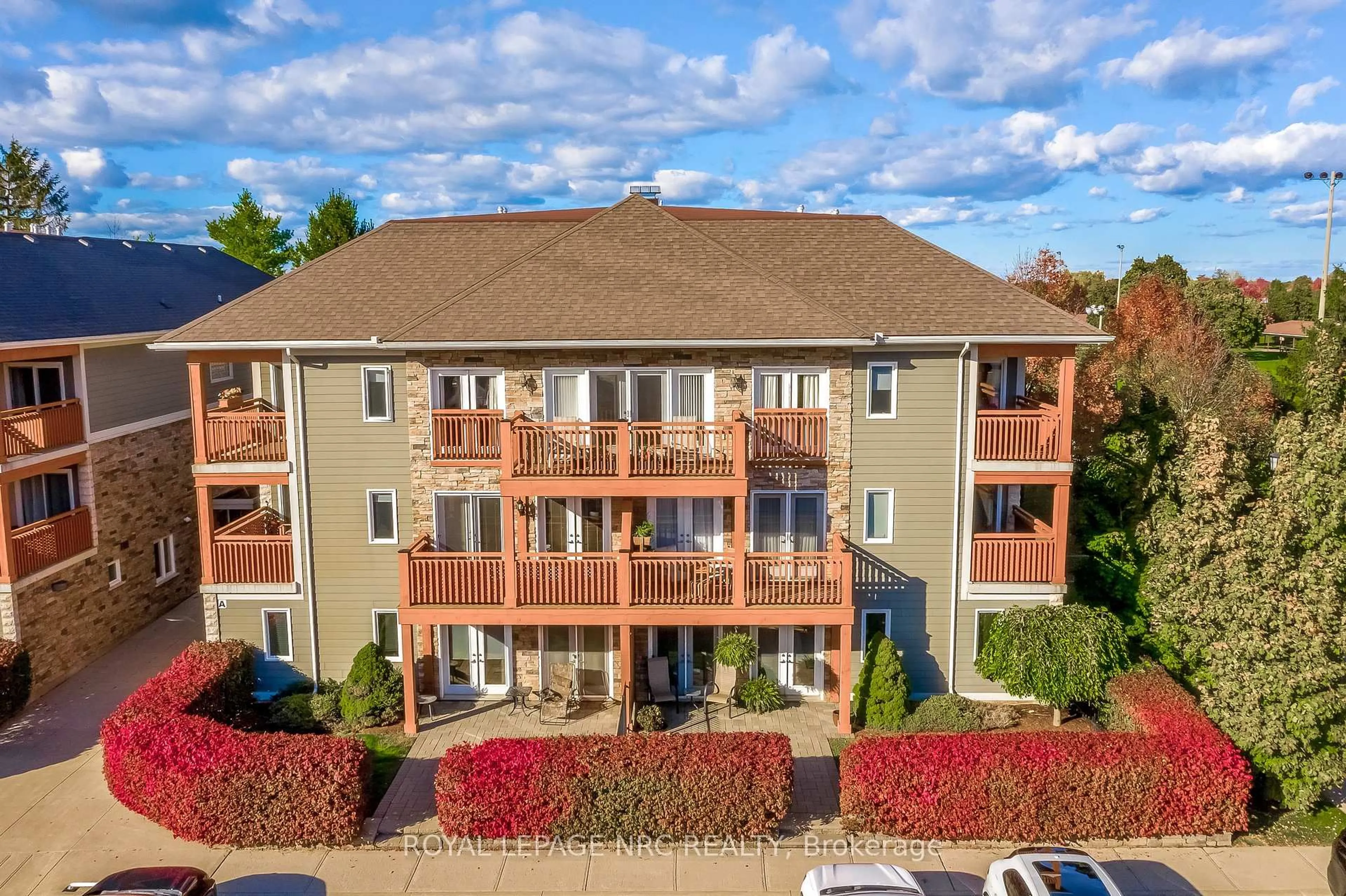 A pic from outside/outdoor area/front of a property/back of a property/a pic from drone, unknown for 678 Line 2 Rd #202, Niagara-on-the-Lake Ontario L0S 1J0