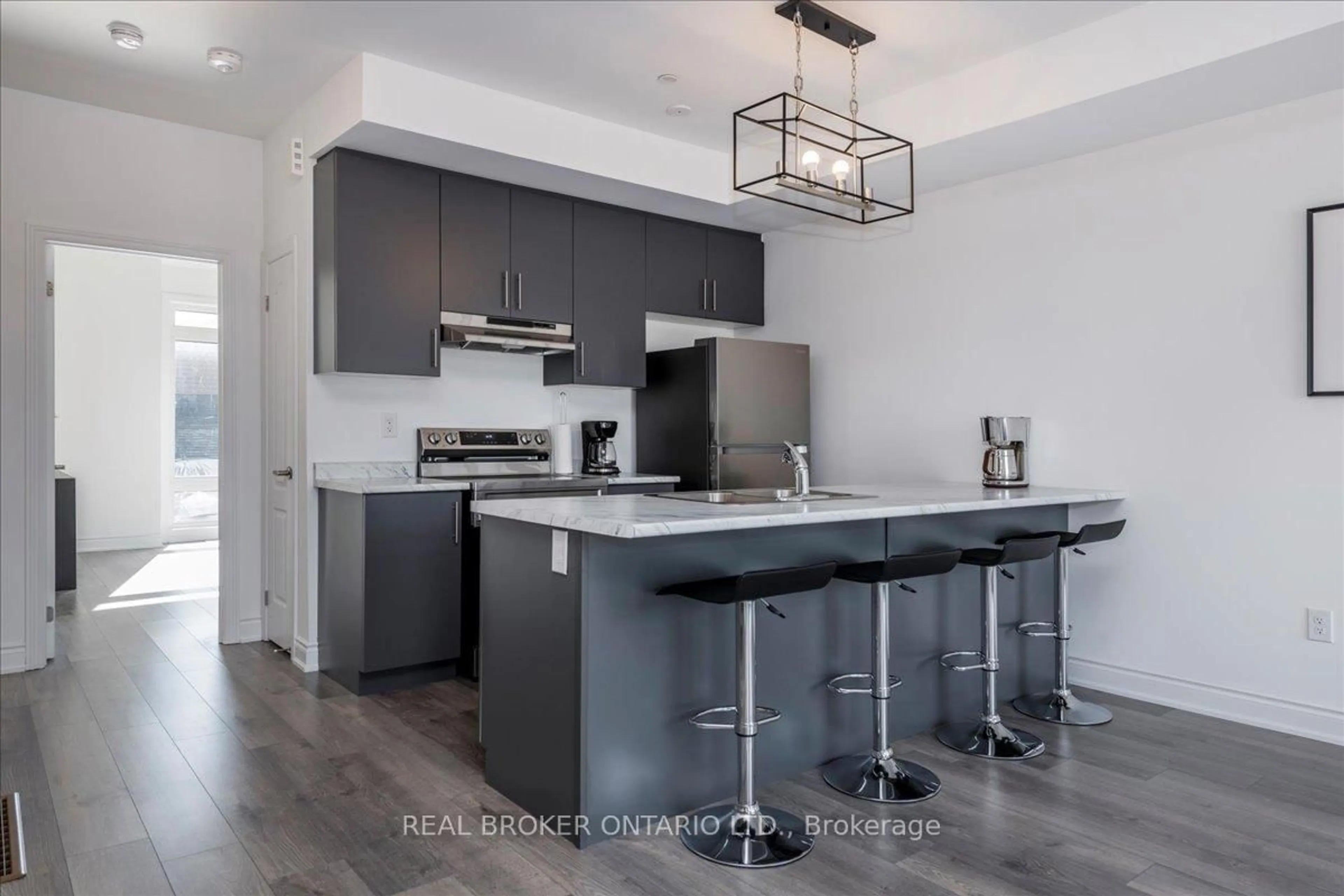 Open concept kitchen, unknown for 111 Marina Village Dr, Georgian Bay Ontario L0K 1S0