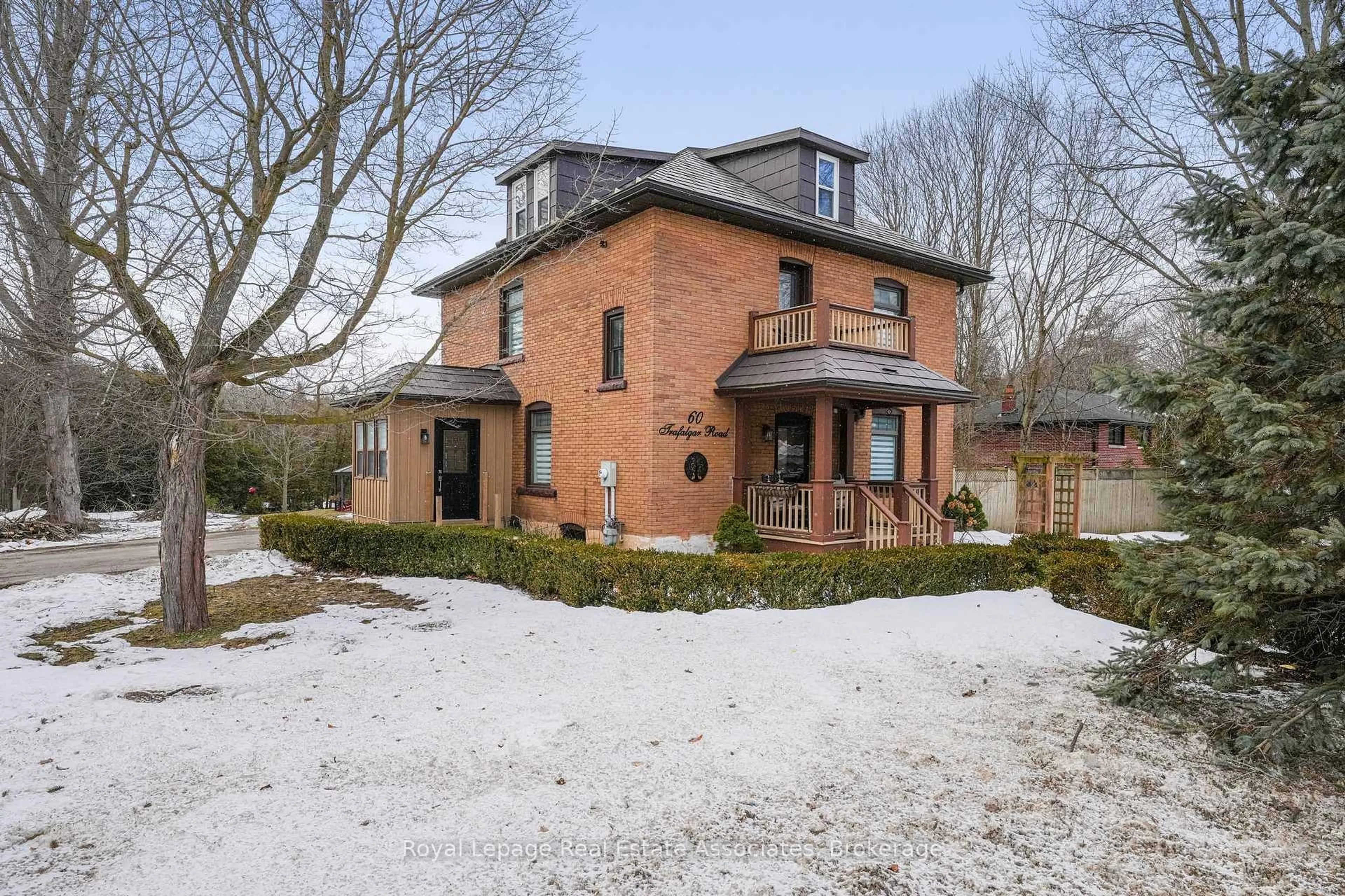 Home with brick exterior material, building for 60 Trafalgar Rd, Erin Ontario N0B 1Z0