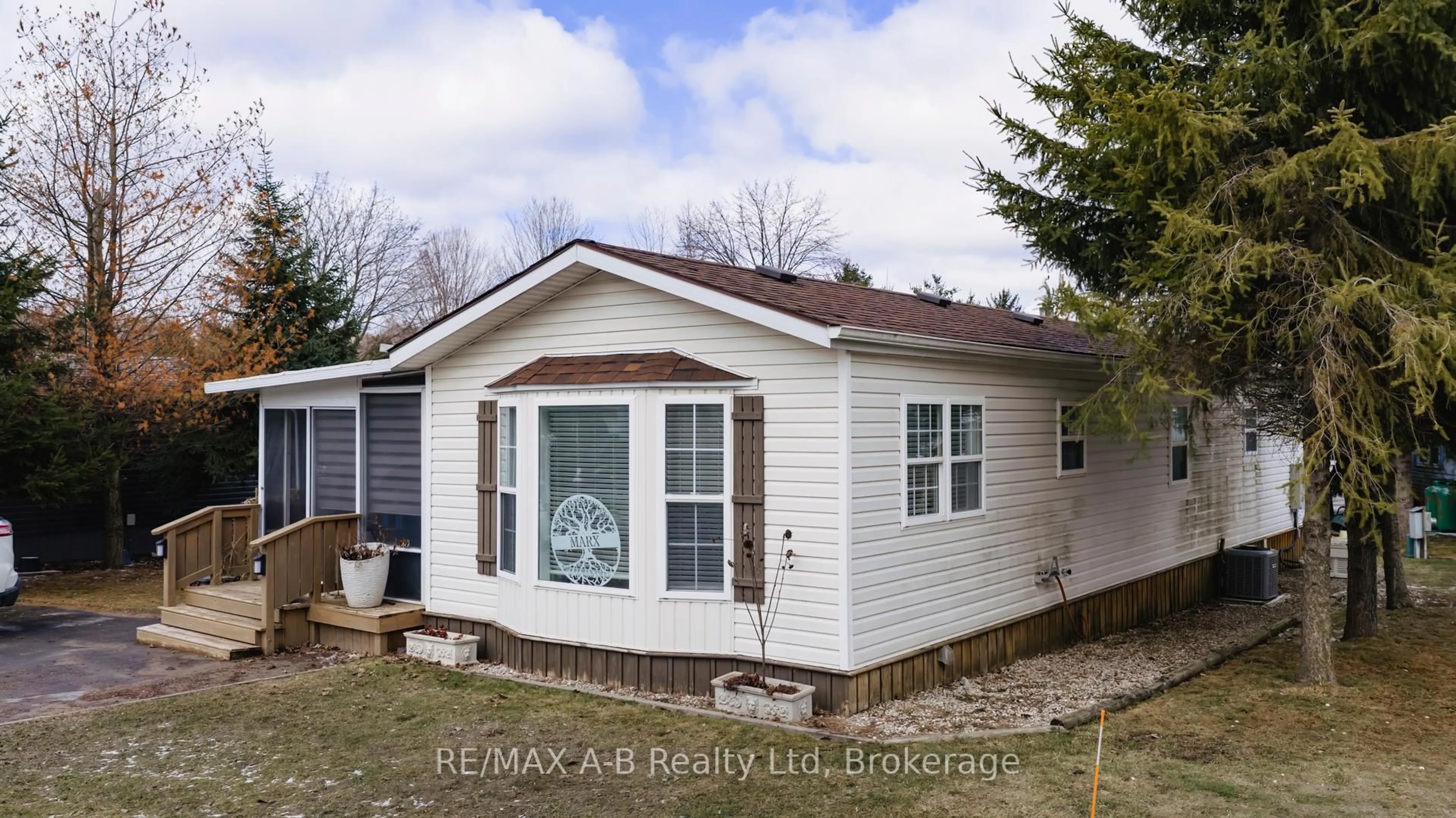 Home with vinyl exterior material, unknown for 316489 31St Line #936, Zorra Ontario N0J 1J0