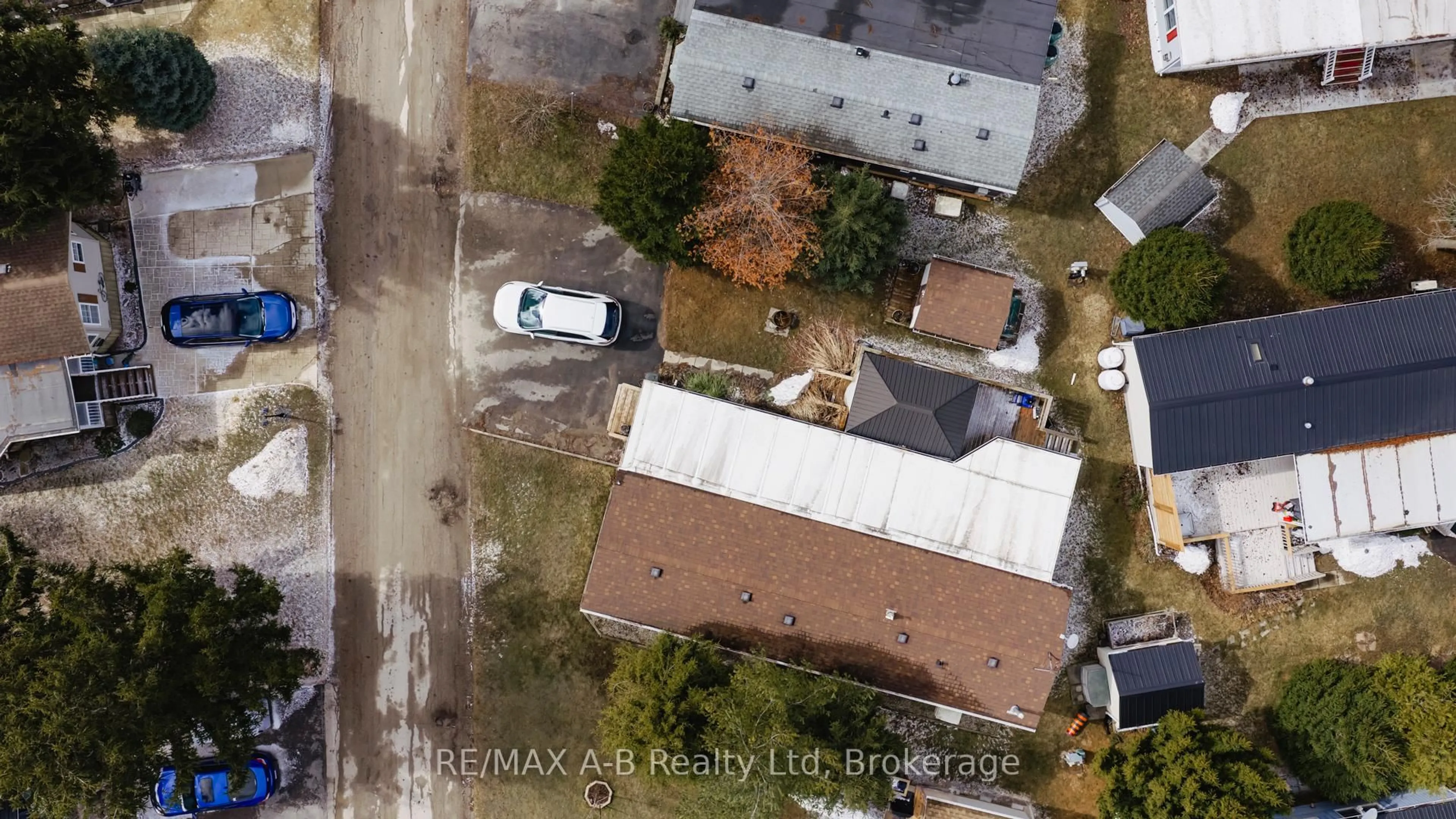 A pic from outside/outdoor area/front of a property/back of a property/a pic from drone, street for 316489 31St Line #936, Zorra Ontario N0J 1J0