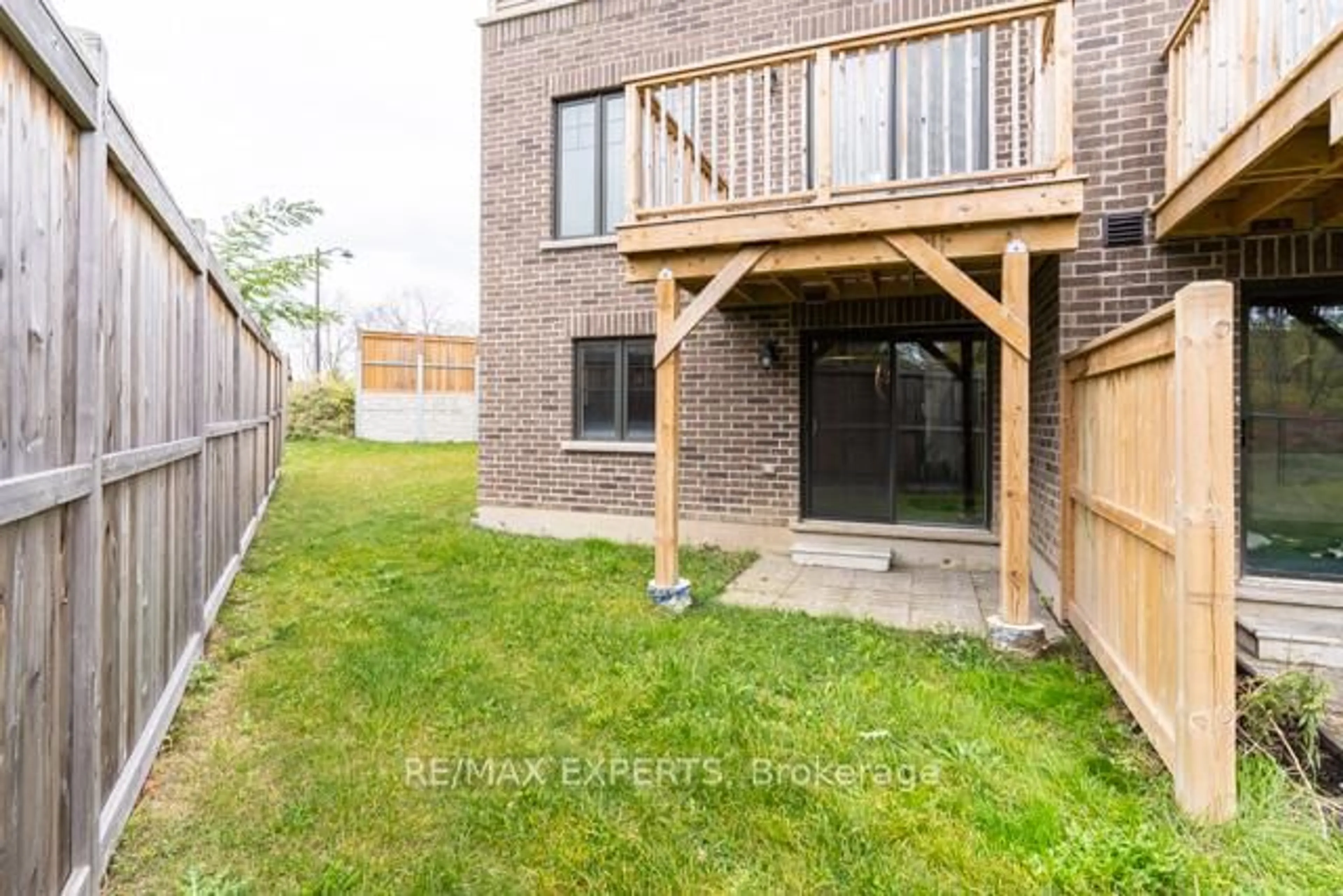 Patio, street for 36 Pelican Lane, Hamilton Ontario L8K 0A4
