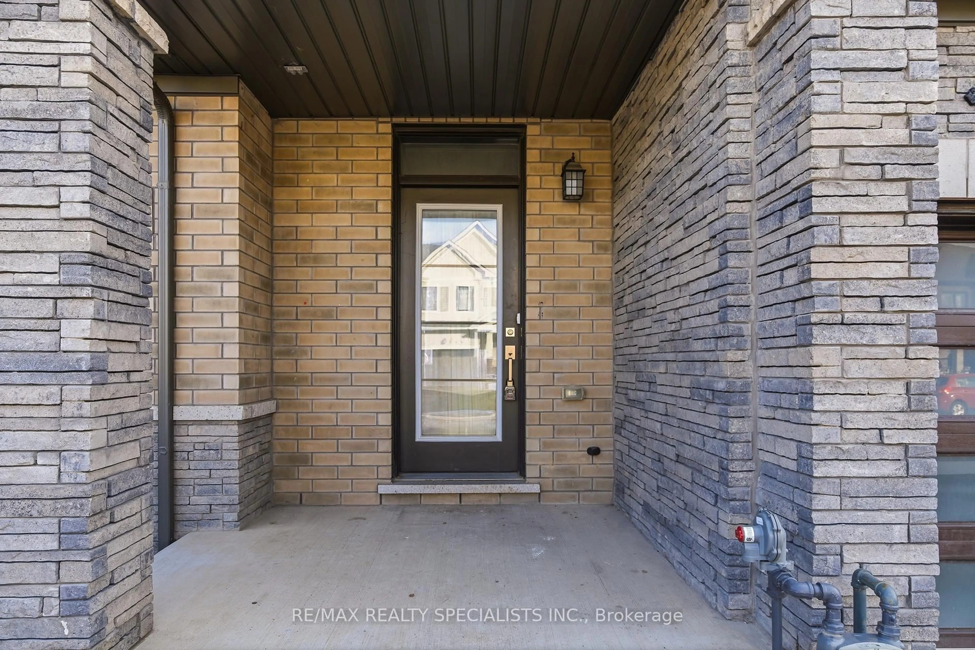 Indoor entryway for 12 LAVENDER Rd, Thorold Ontario L3B 0L4