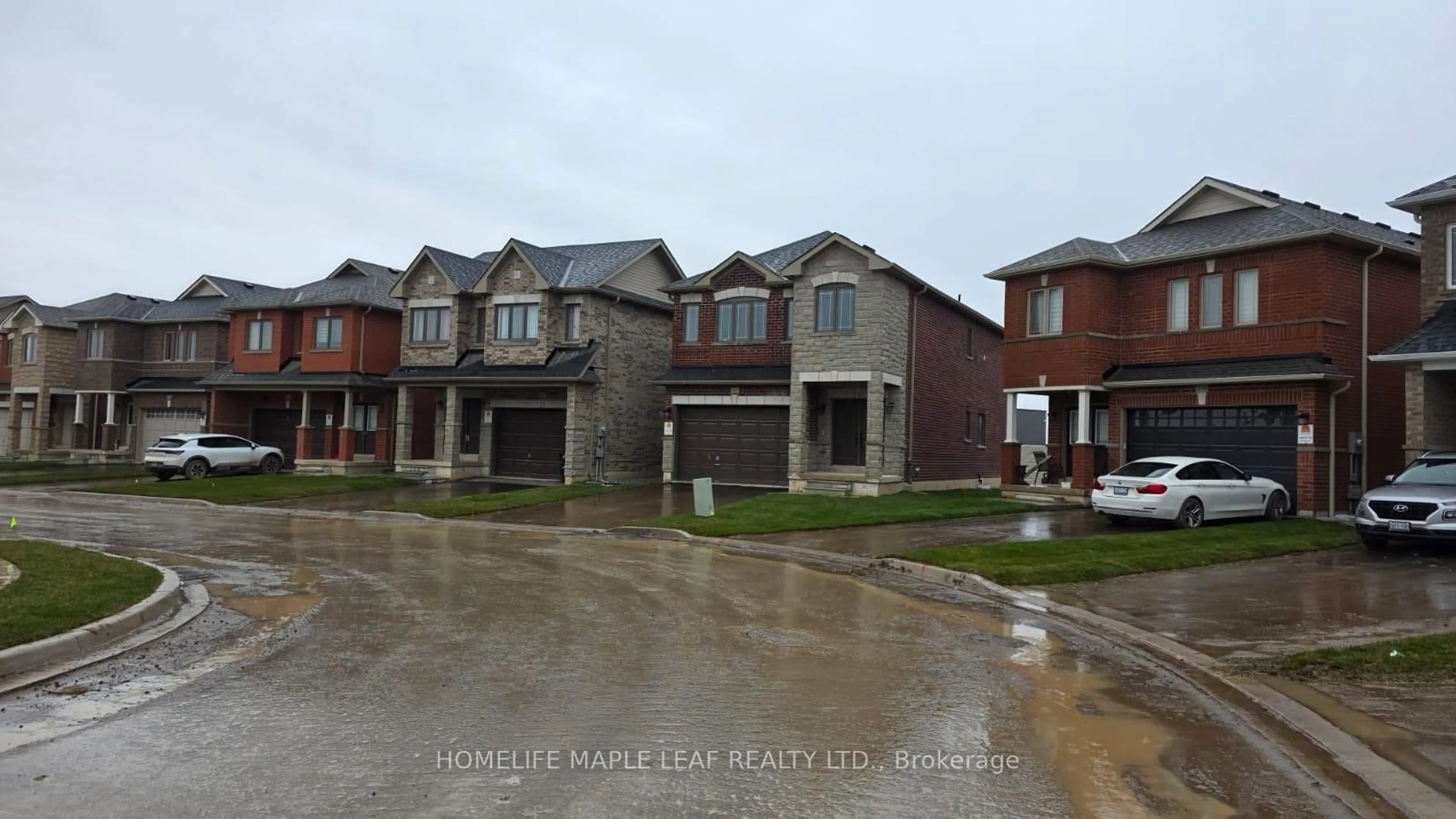 Home with brick exterior material, street for 210 Palace St, Thorold Ontario L2V 3P4