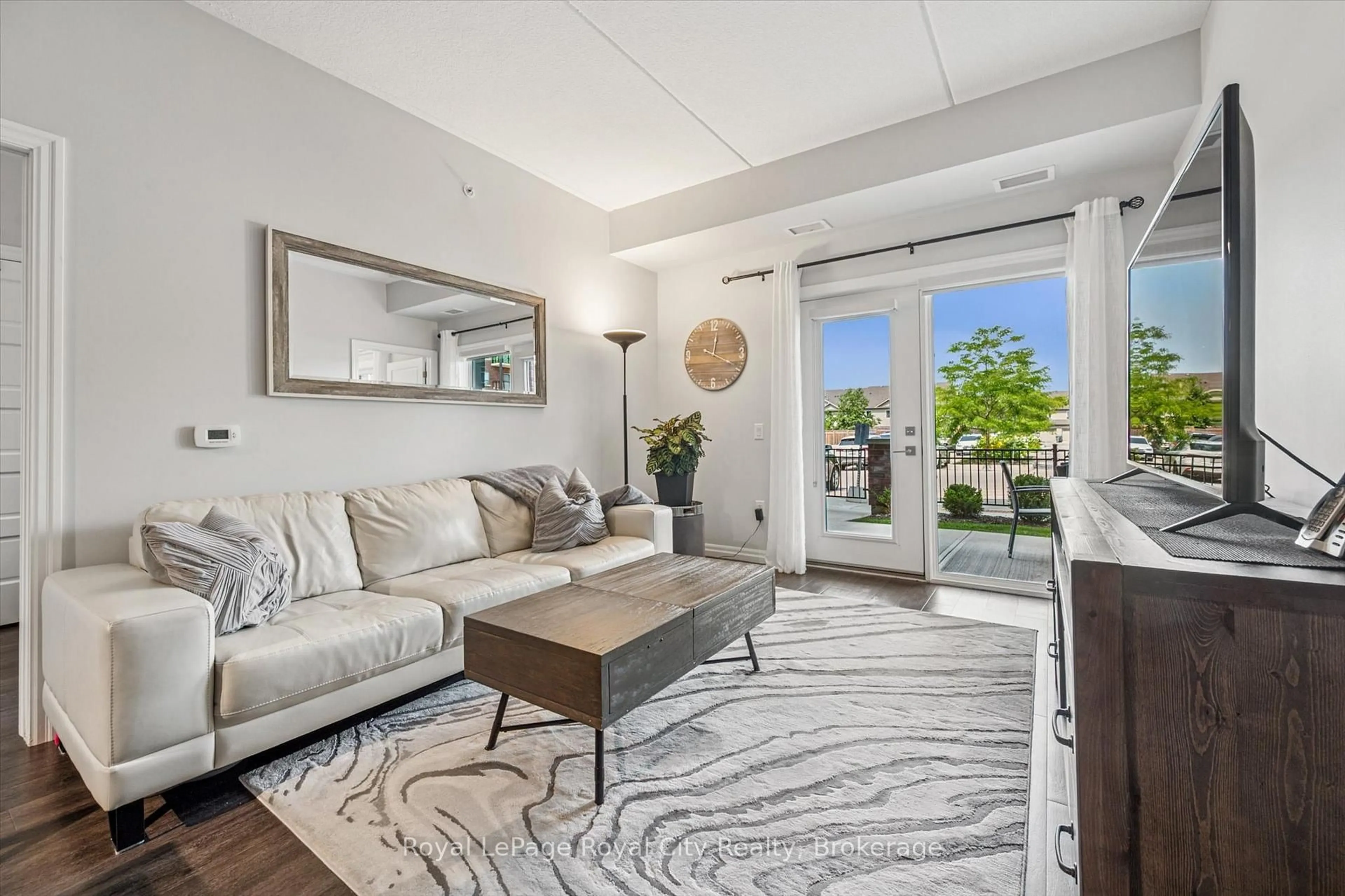 Living room with furniture, unknown for 35 Kingsbury Sq #121, Guelph Ontario N1L 0J4