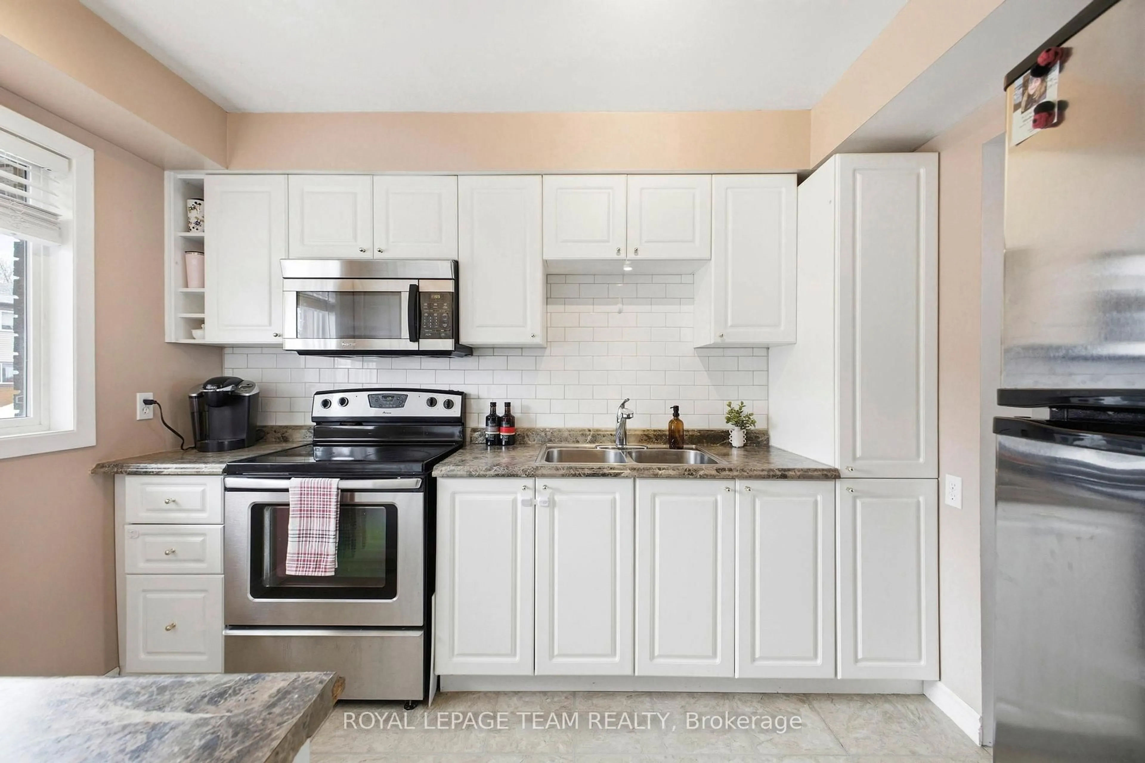 Standard kitchen, ceramic/tile floor for 3017 Olympic Way, Ottawa Ontario K1T 1Y3