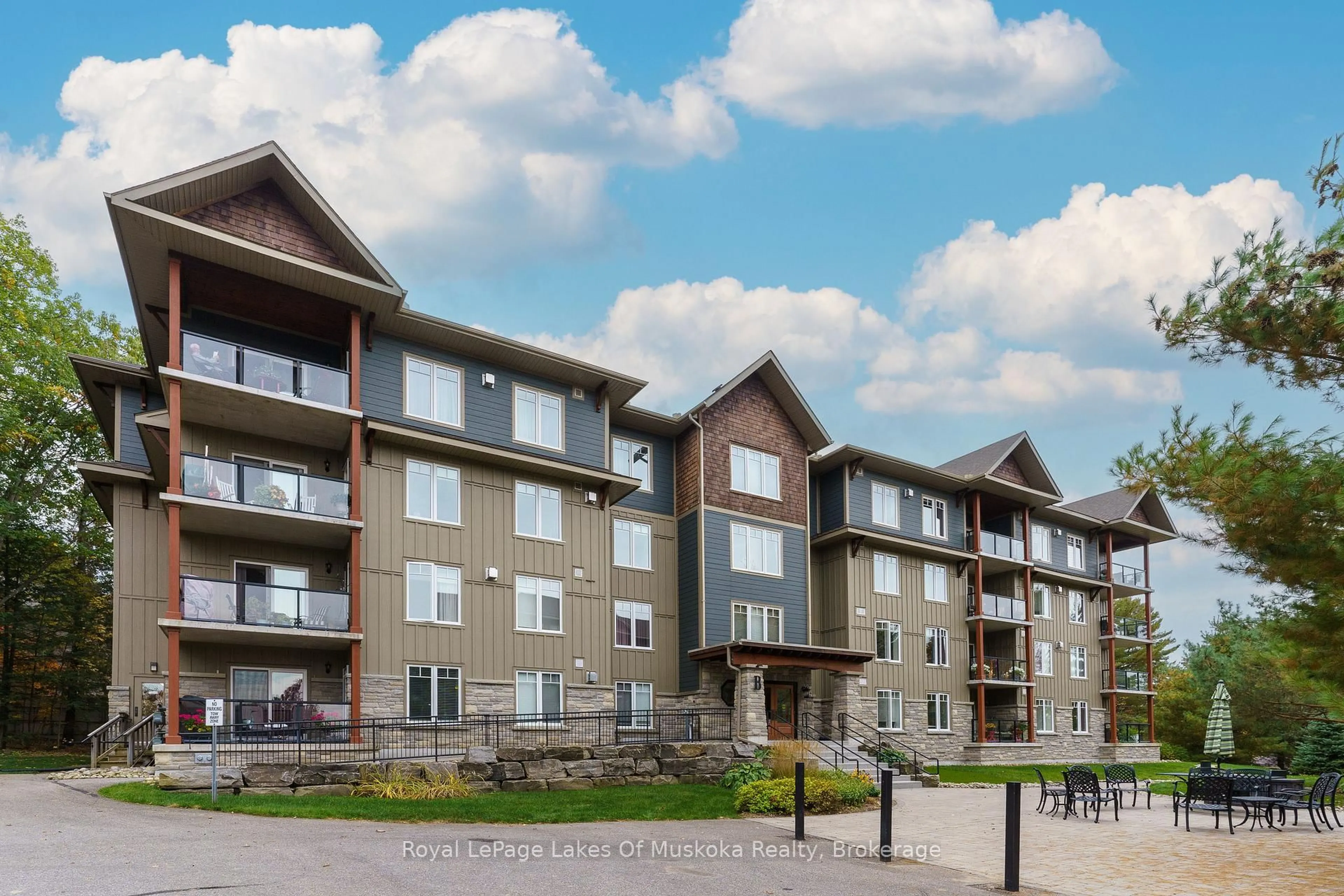 Unknown for 391B Manitoba St #304, Bracebridge Ontario P1L 0B5