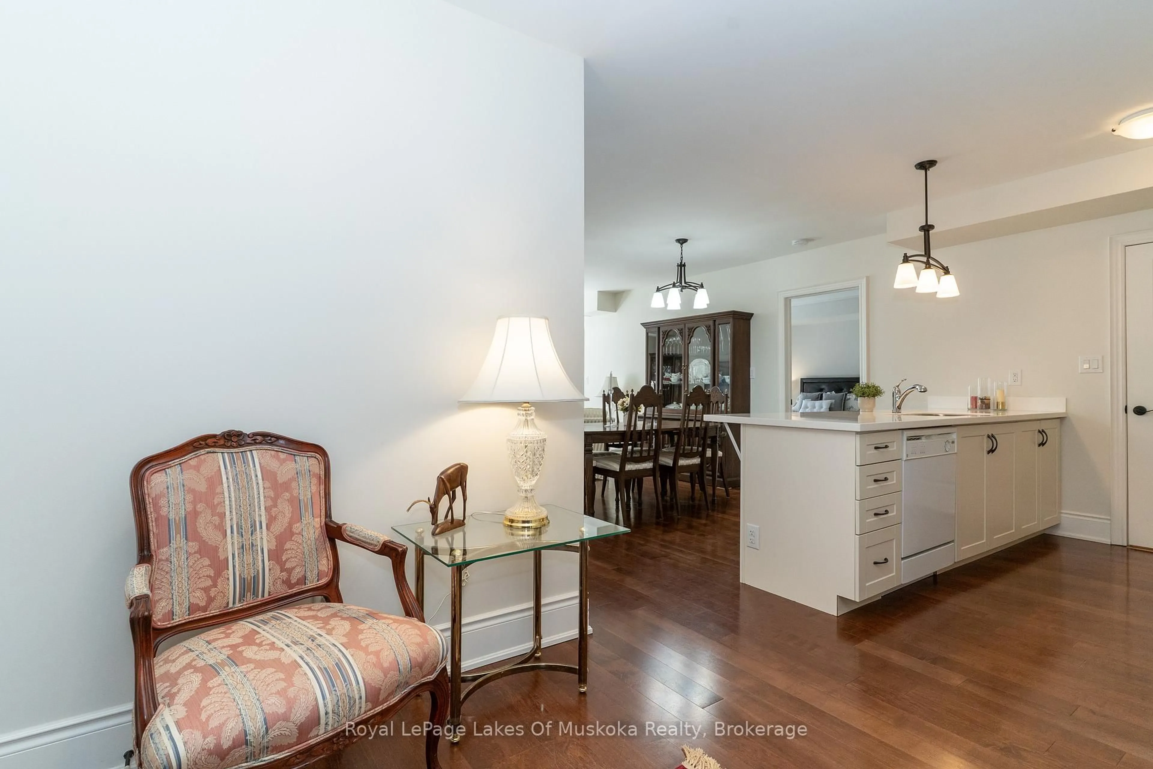 Unknown for 391B Manitoba St #304, Bracebridge Ontario P1L 0B5