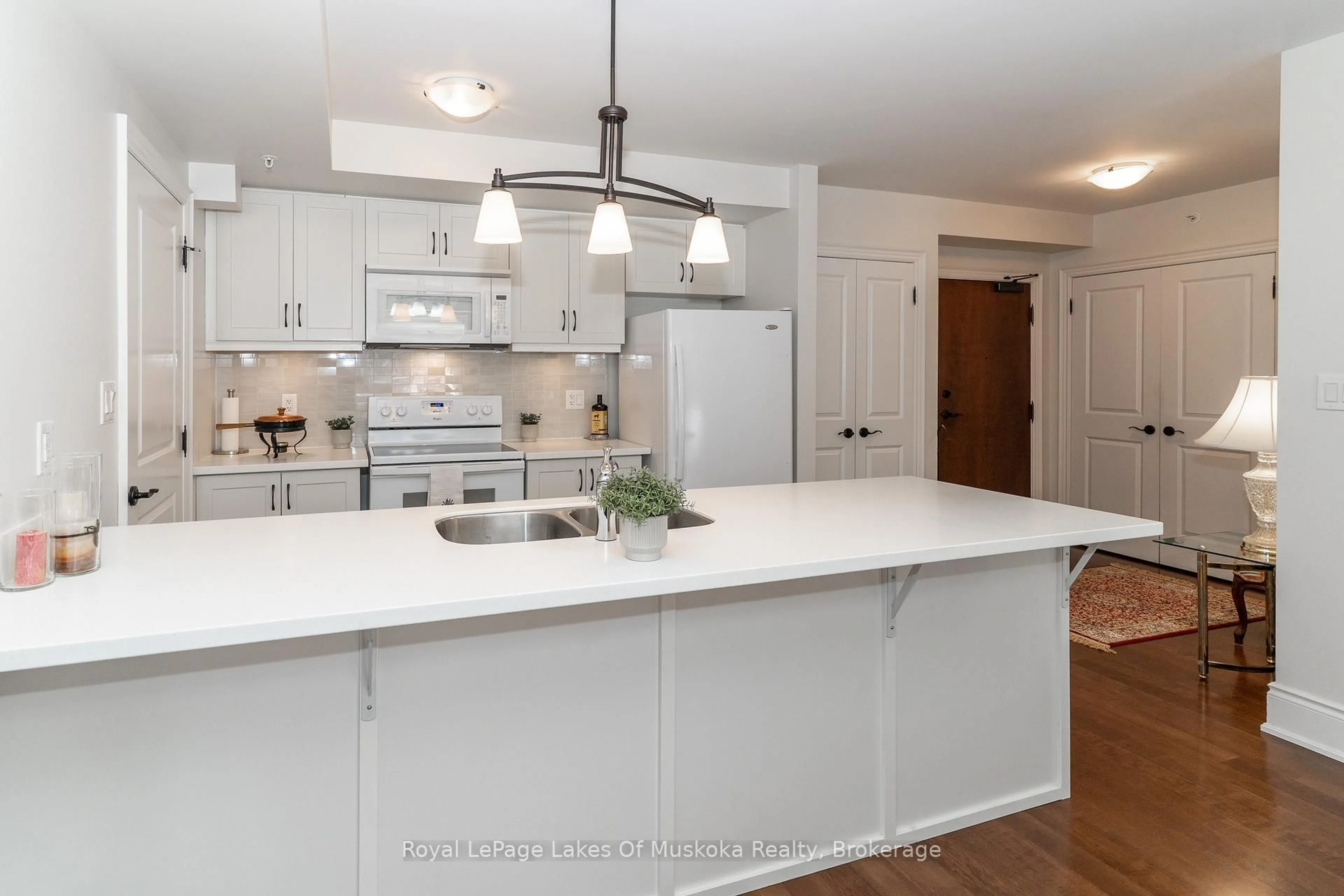 Open concept kitchen, ceramic/tile floor for 391B Manitoba St #304, Bracebridge Ontario P1L 0B5