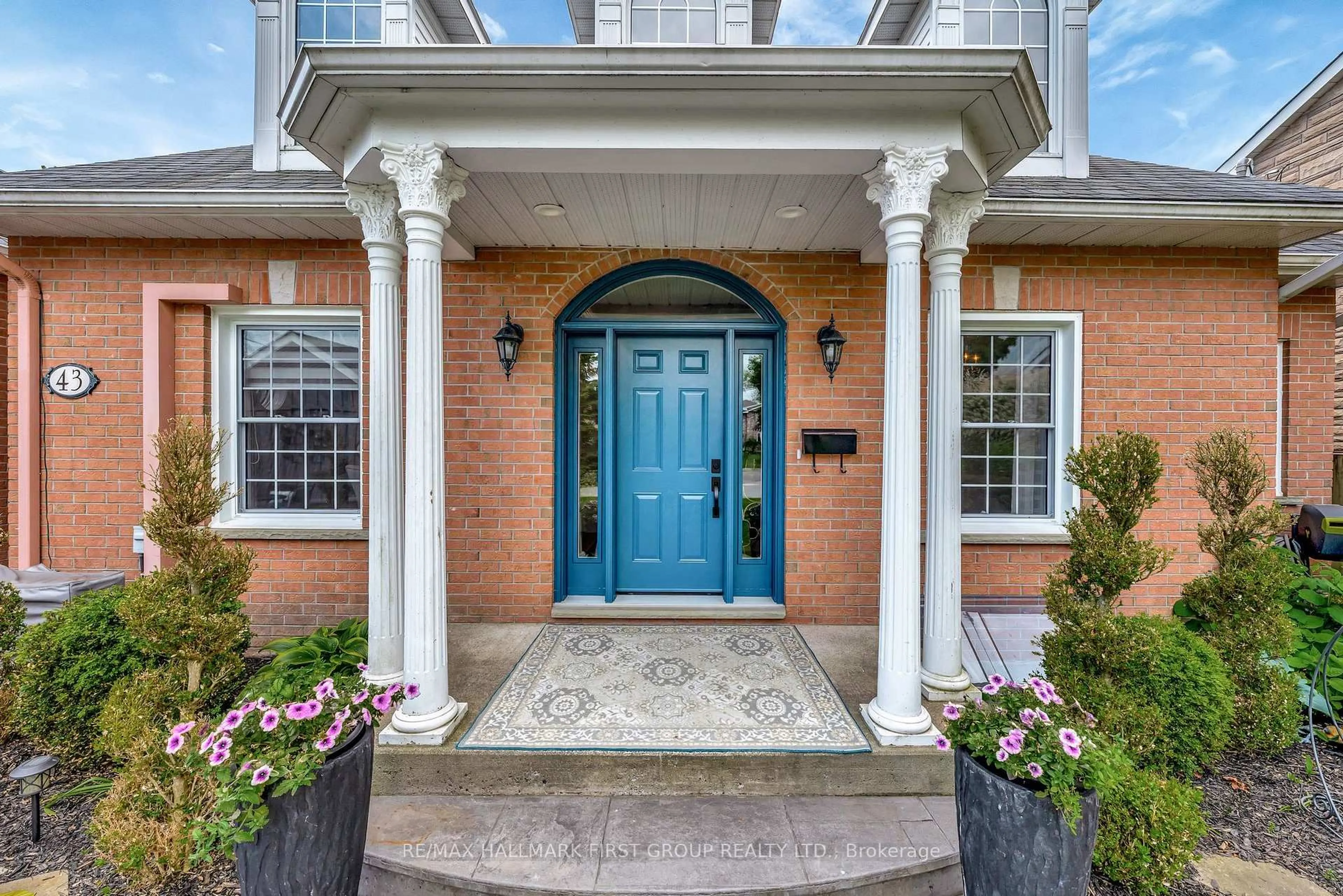 Indoor entryway for 43 Tremaine Terr, Cobourg Ontario K9A 5A7