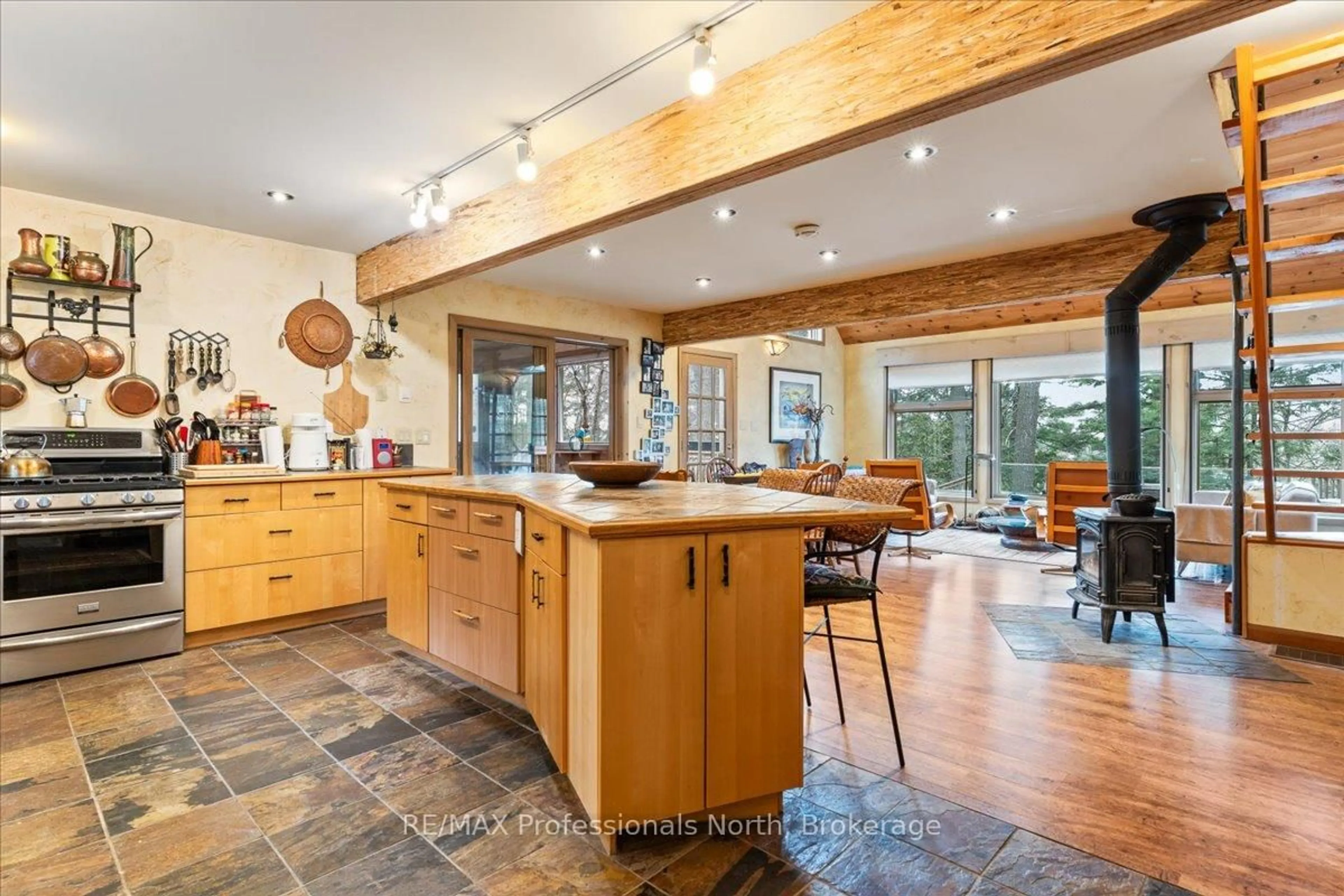 Open concept kitchen, ceramic/tile floor for 1032 PARALLEL FALLS Lane, Minden Hills Ontario K0M 2K0