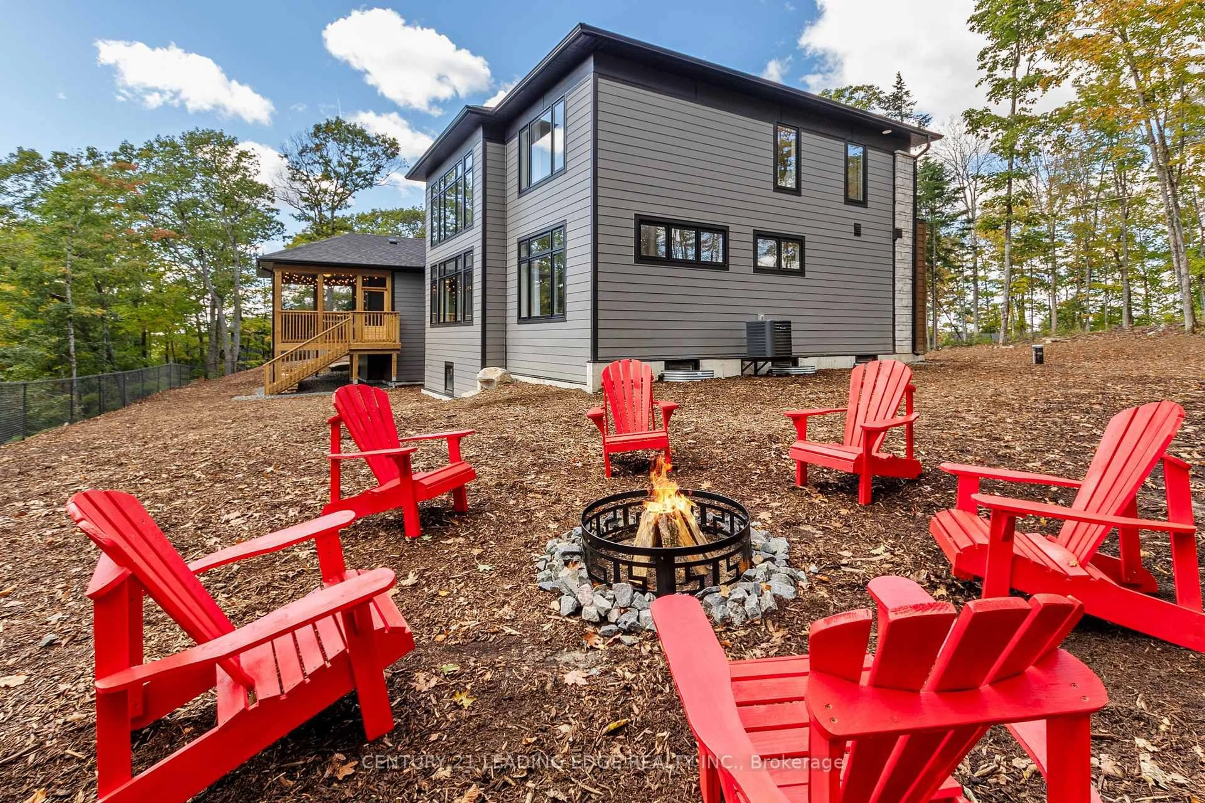 Patio, unknown for 1023 Kingsridge Crt, Lake of Bays Ontario P1H 0K1