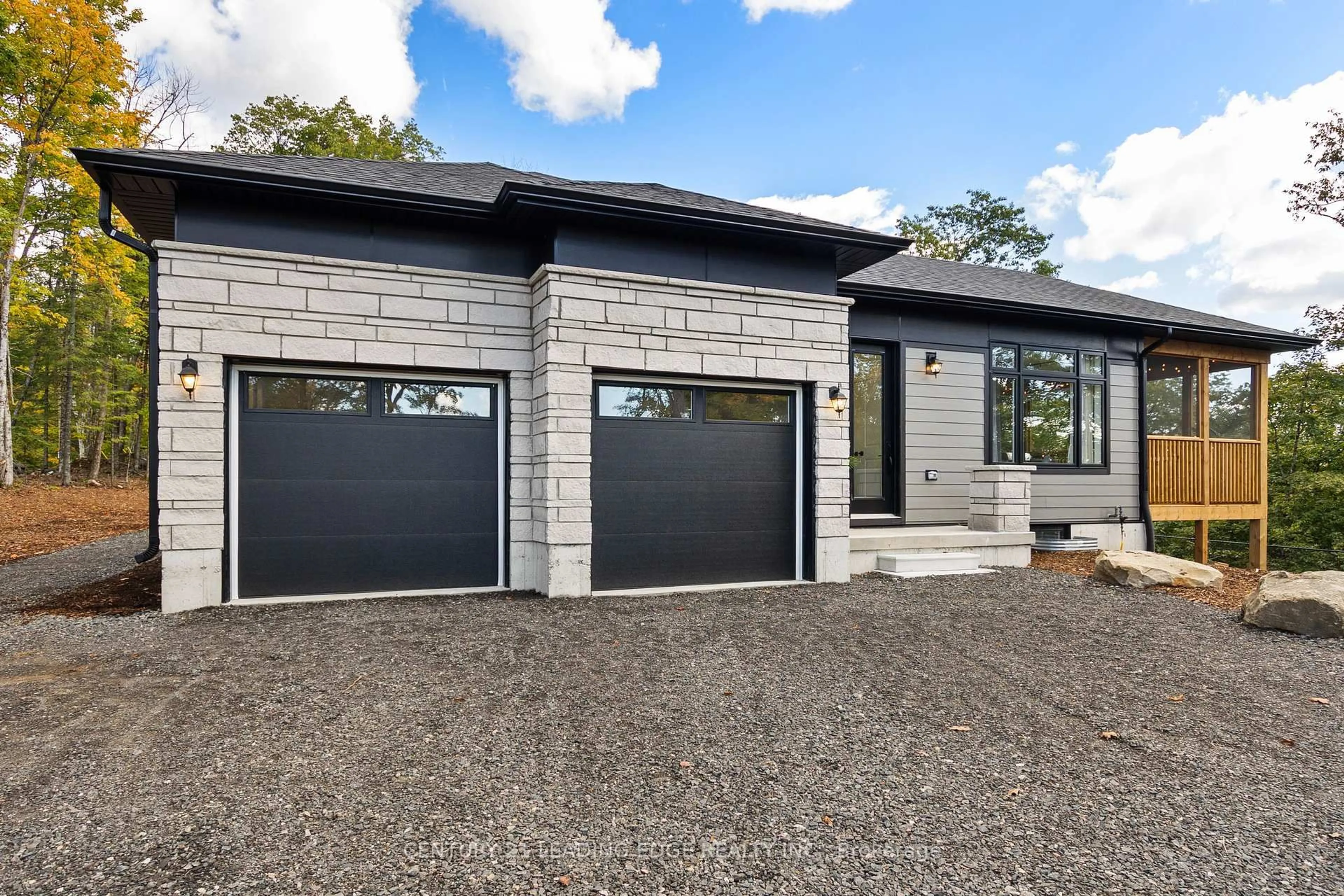 Home with brick exterior material, street for 1023 Kingsridge Crt, Lake of Bays Ontario P1H 0K1