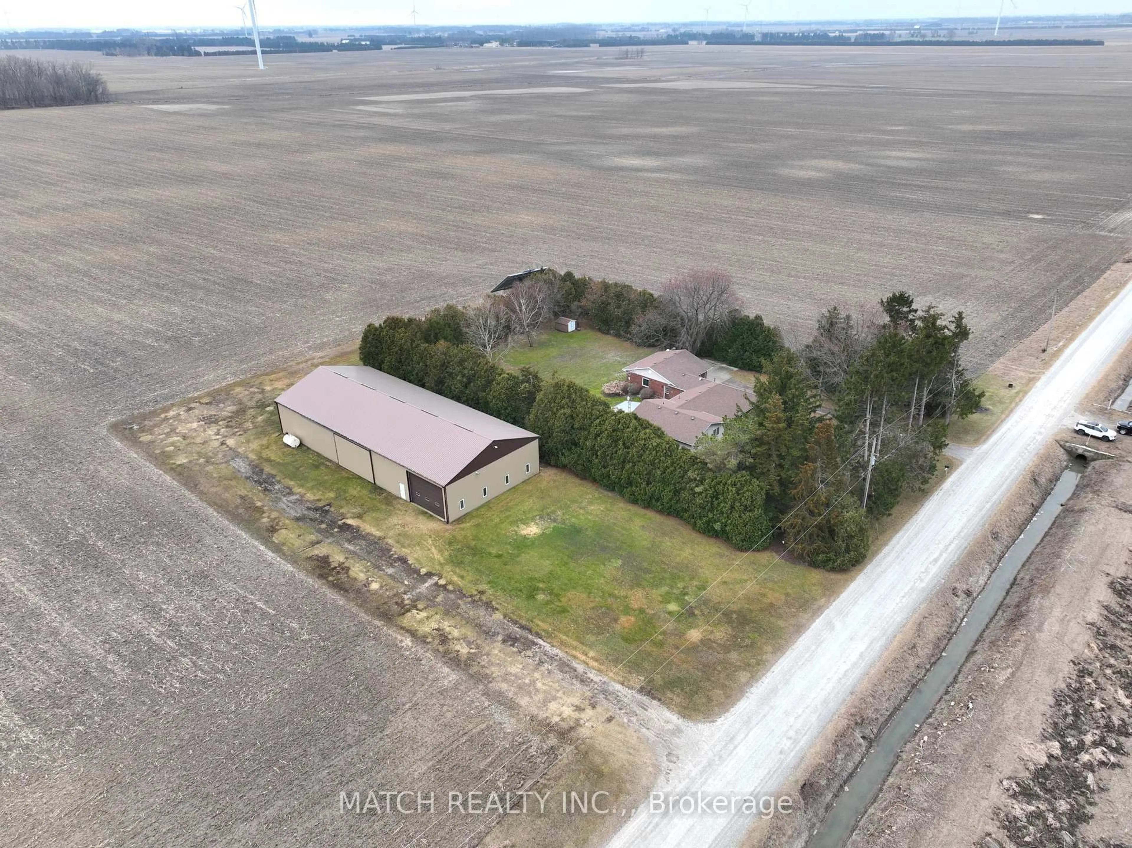 A pic from outside/outdoor area/front of a property/back of a property/a pic from drone, building for 10010 Cedar Hedge Line, Chatham-Kent Ontario N0P 1M0