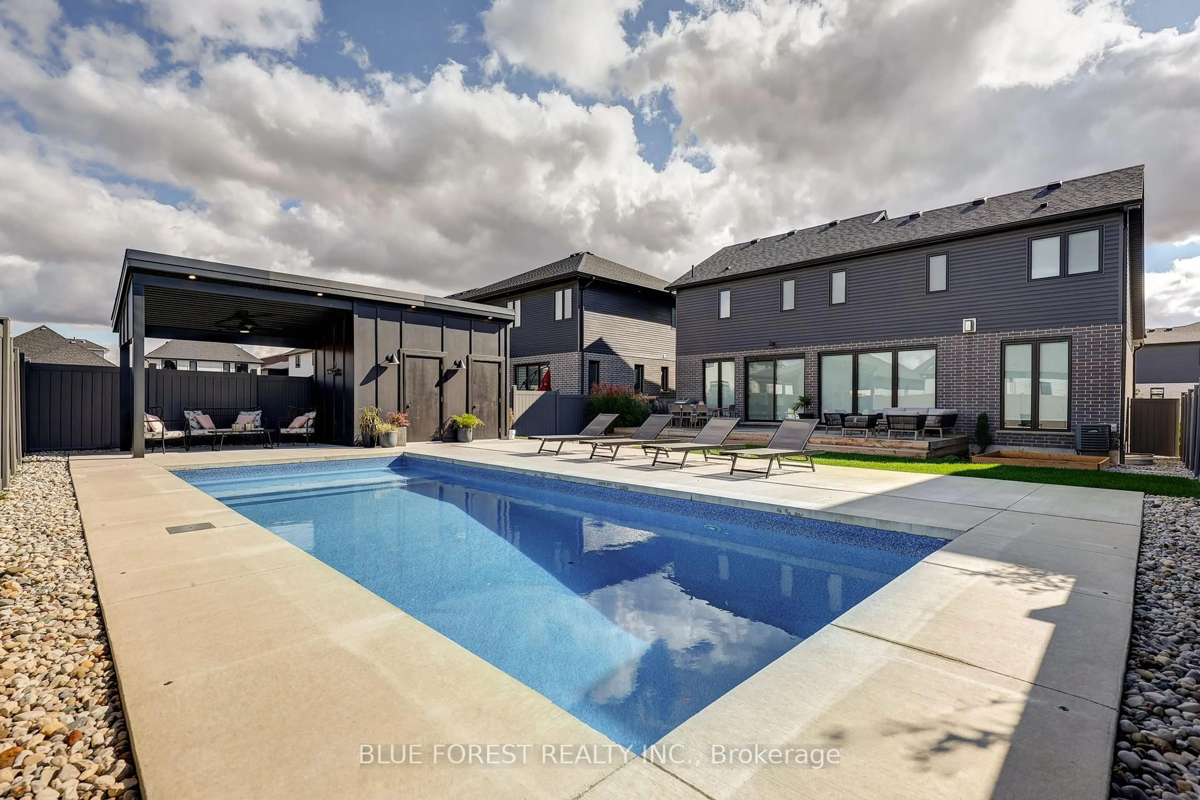 Pool for 6320 Brash Dr, London South Ontario N6P 0H2