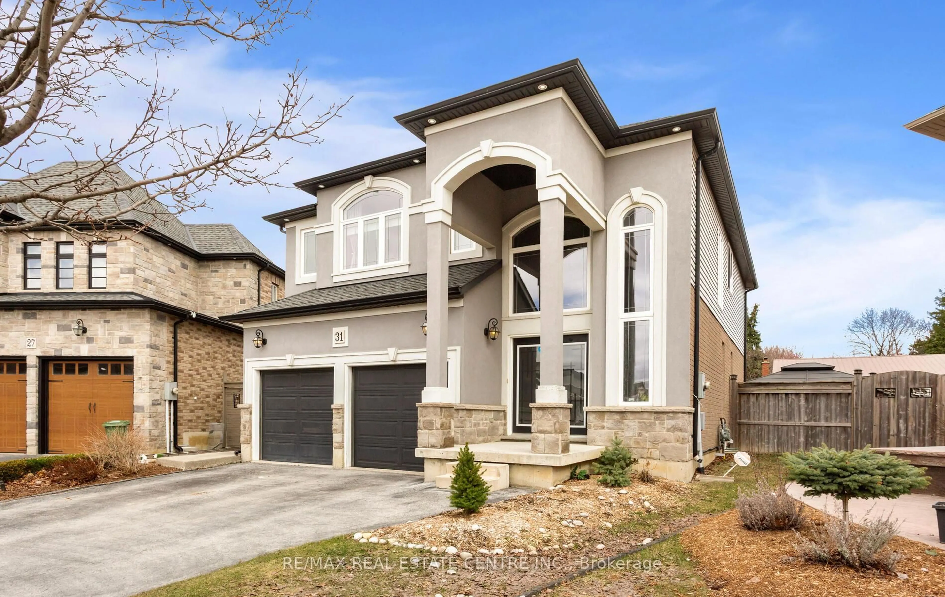 Home with brick exterior material, street for 31 Rianna Crt, Hamilton Ontario L9B 0G3