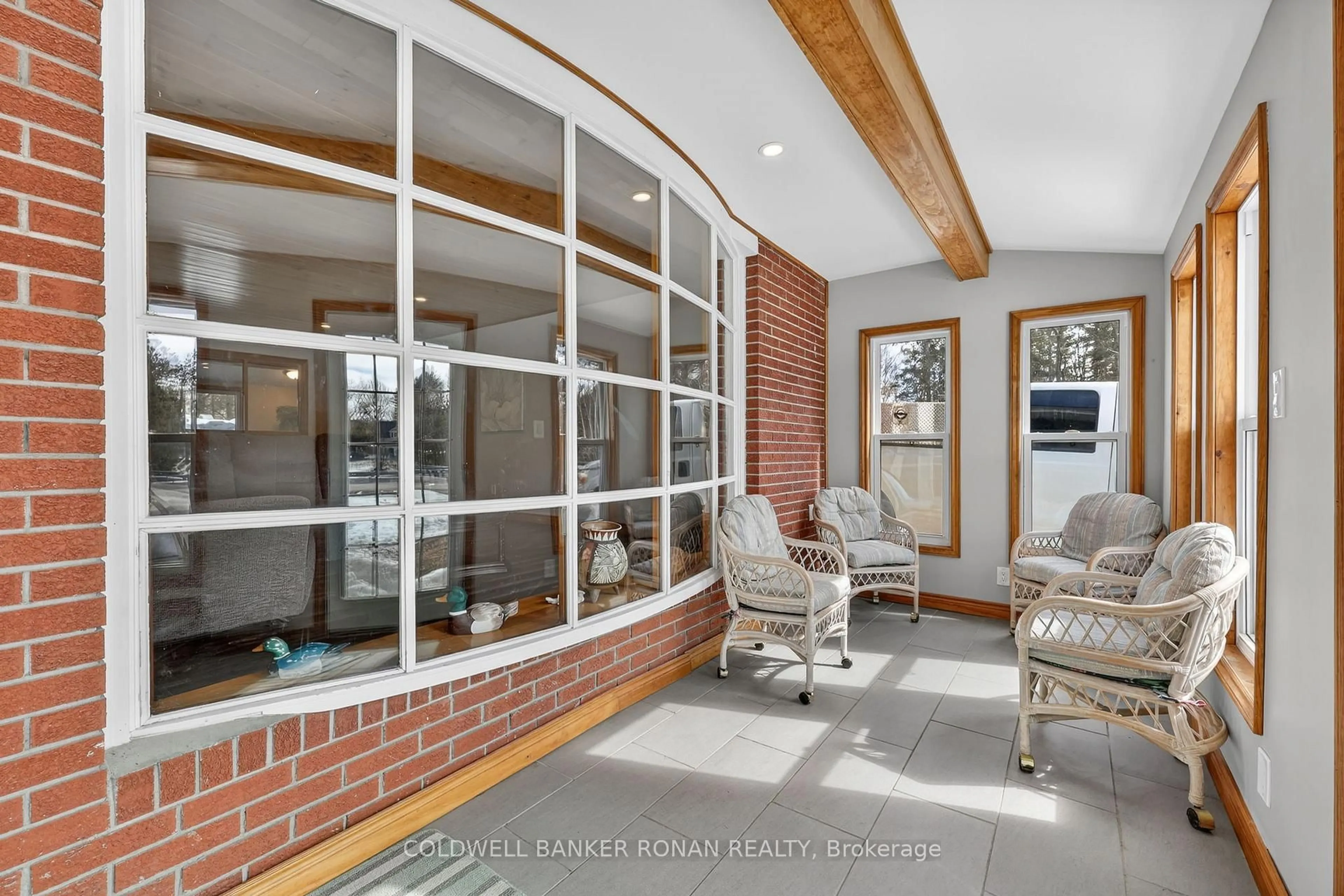 Unknown for 363 Santas Village Rd, Bracebridge Ontario P1L 1W8