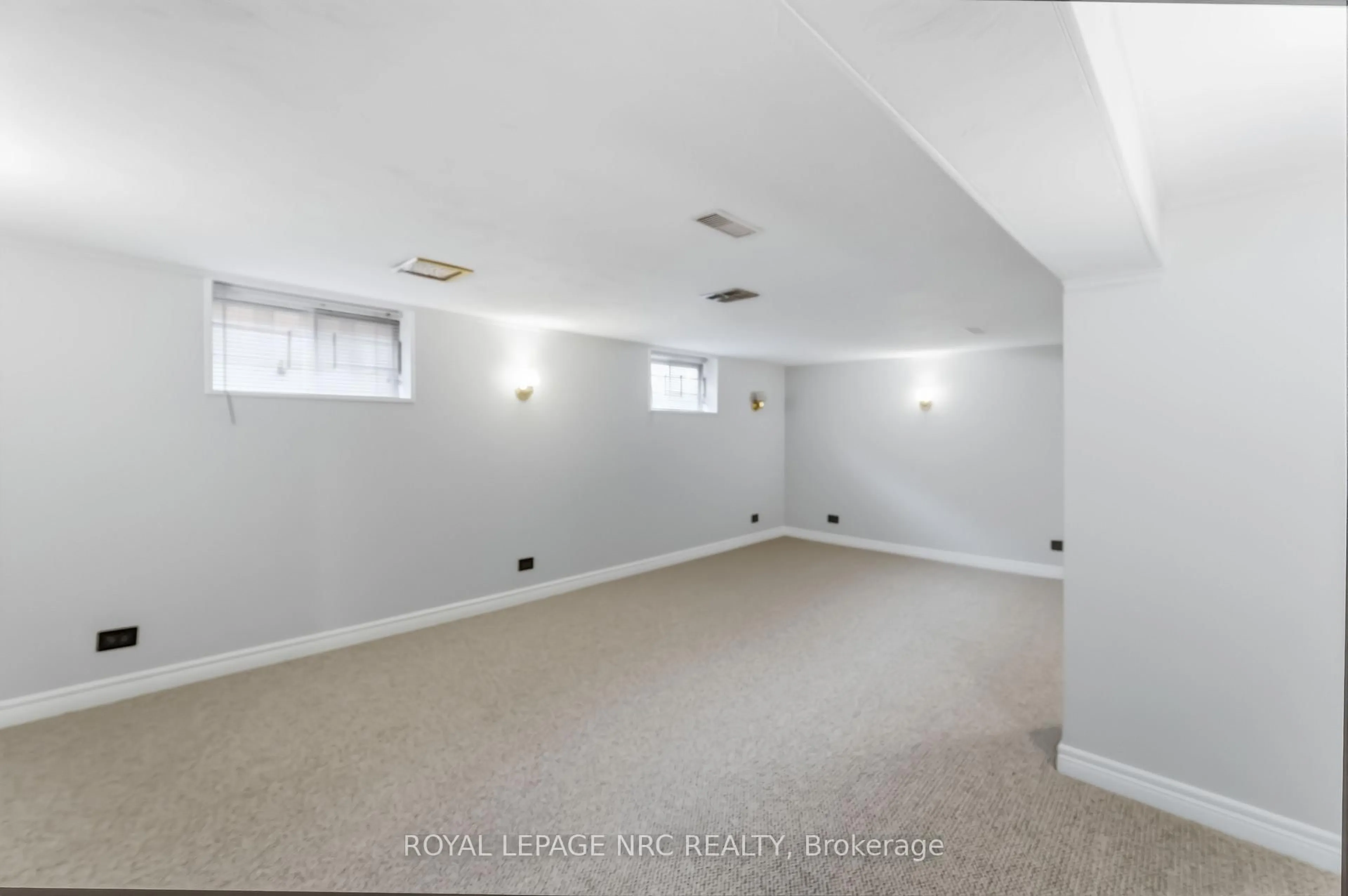 A pic of a room for 421 Talbot St, Hamilton Ontario L8H 6T6