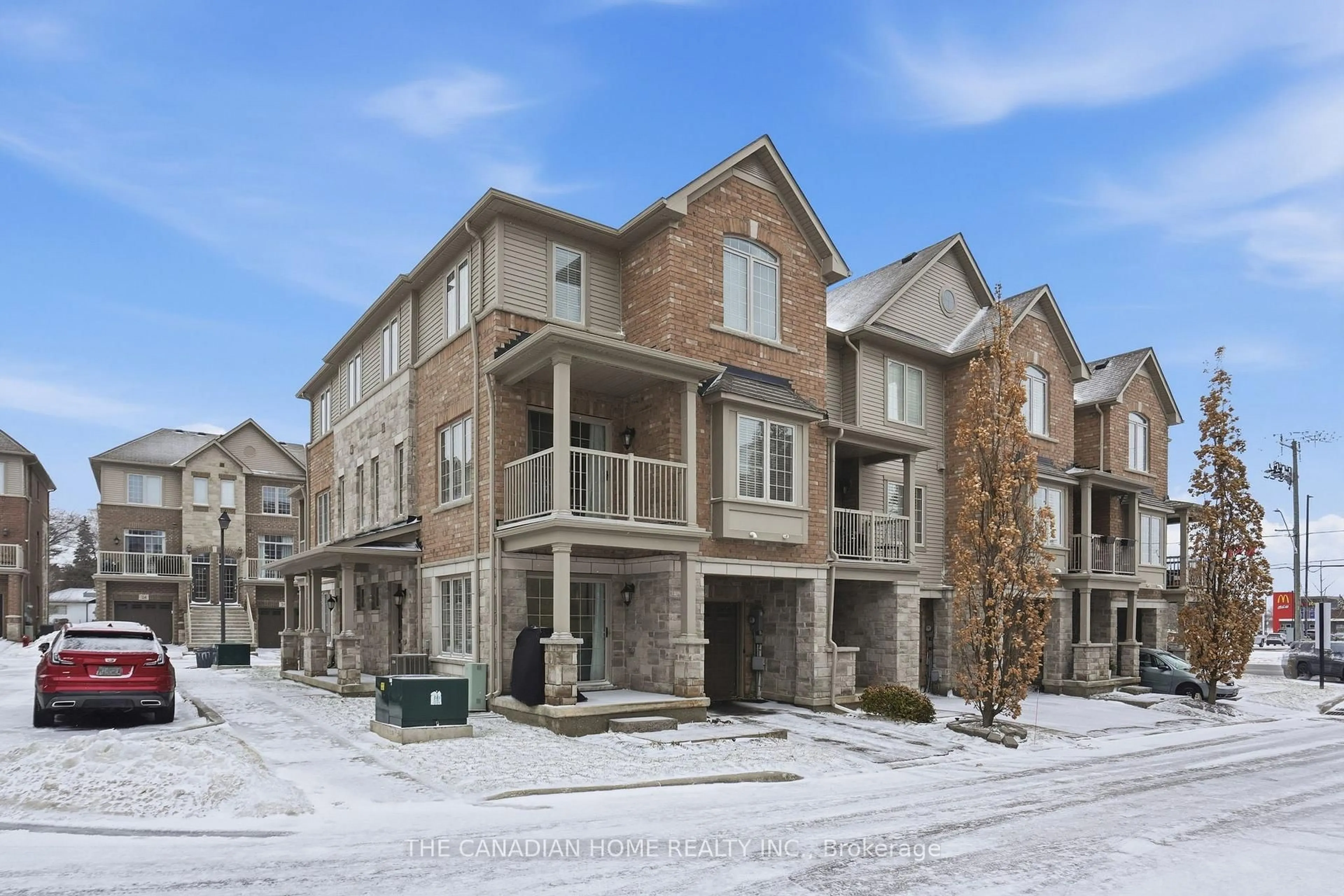 A pic from outside/outdoor area/front of a property/back of a property/a pic from drone, street for 257 Parkside Dr #33, Hamilton Ontario L8B 0W5