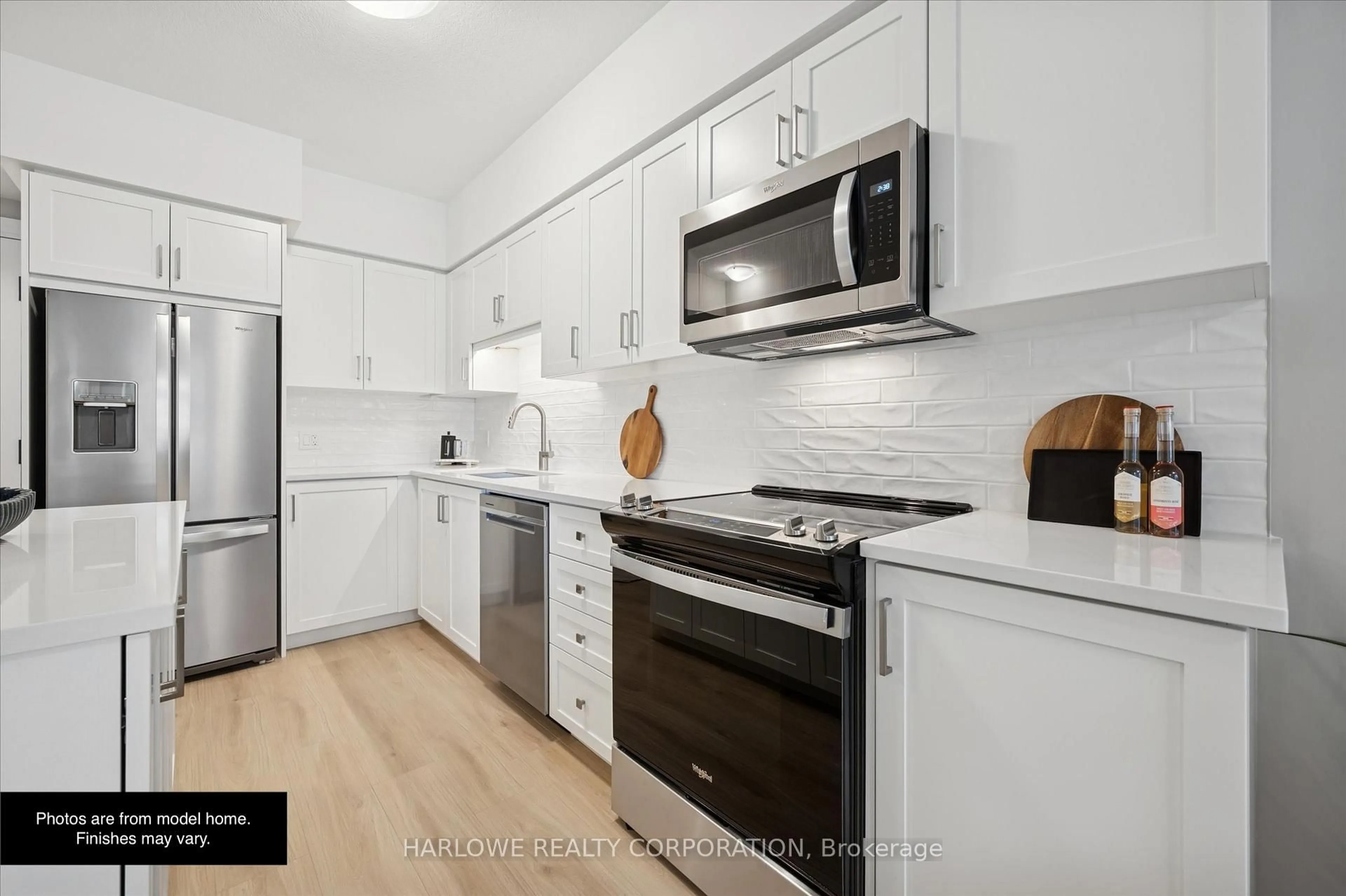 Standard kitchen, unknown for 93 Arthur St #812, Guelph Ontario N1E 0S6