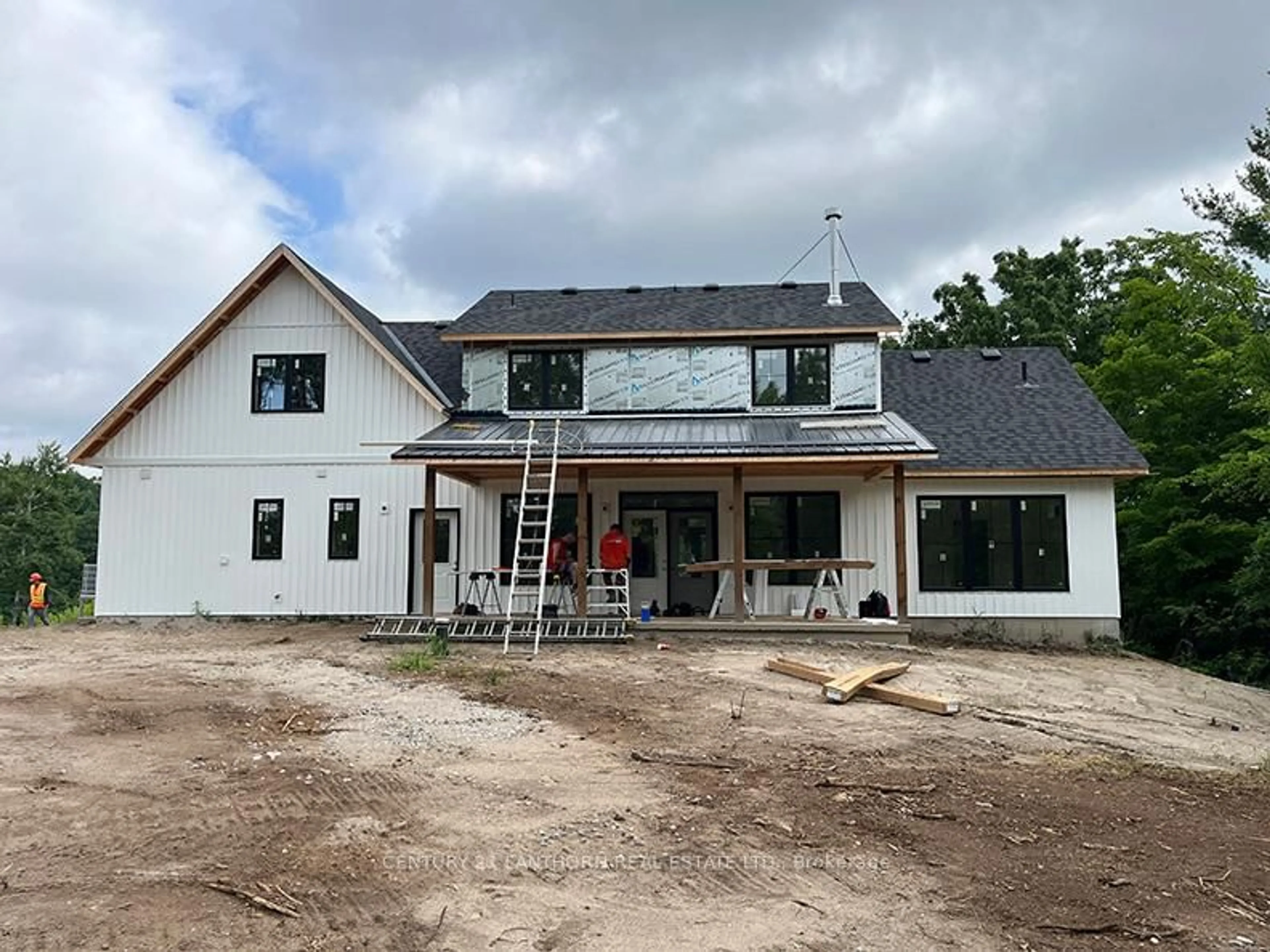 Home with vinyl exterior material, building for 221 Fire Route 5, North Kawartha Ontario K0L 3E0