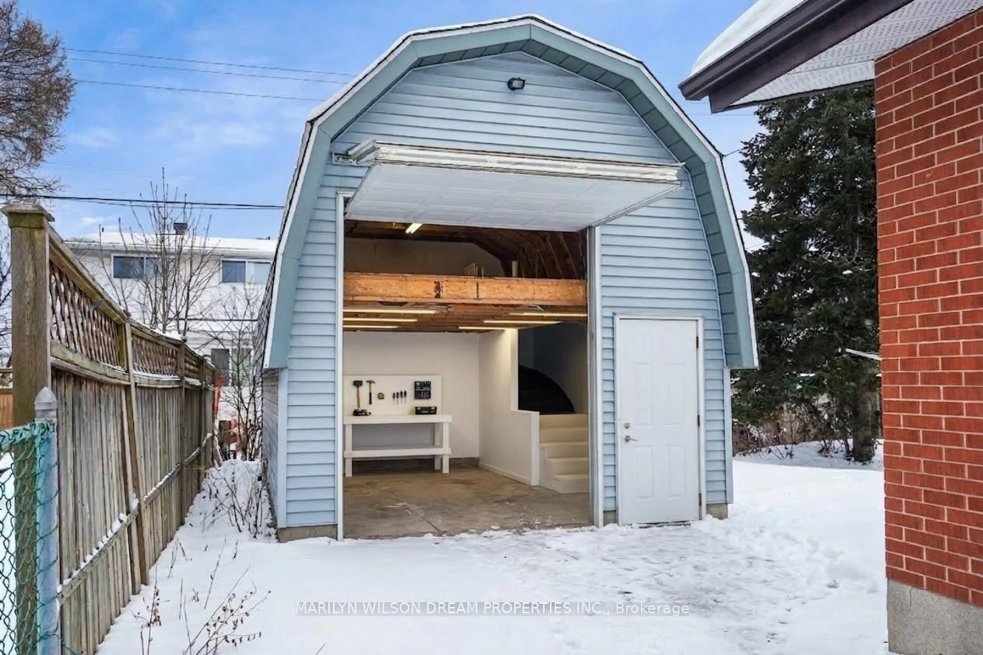 Indoor garage for 2422 Magnus Ave, Ottawa Ontario K1G 1J8