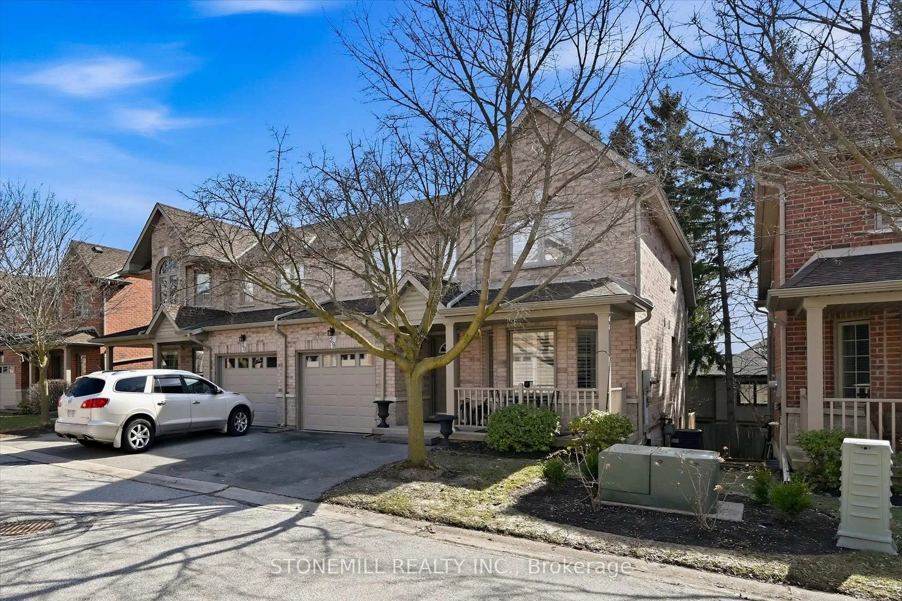 A pic from outside/outdoor area/front of a property/back of a property/a pic from drone, street for 25 Hamilton St #29, Hamilton Ontario L8B 0L1