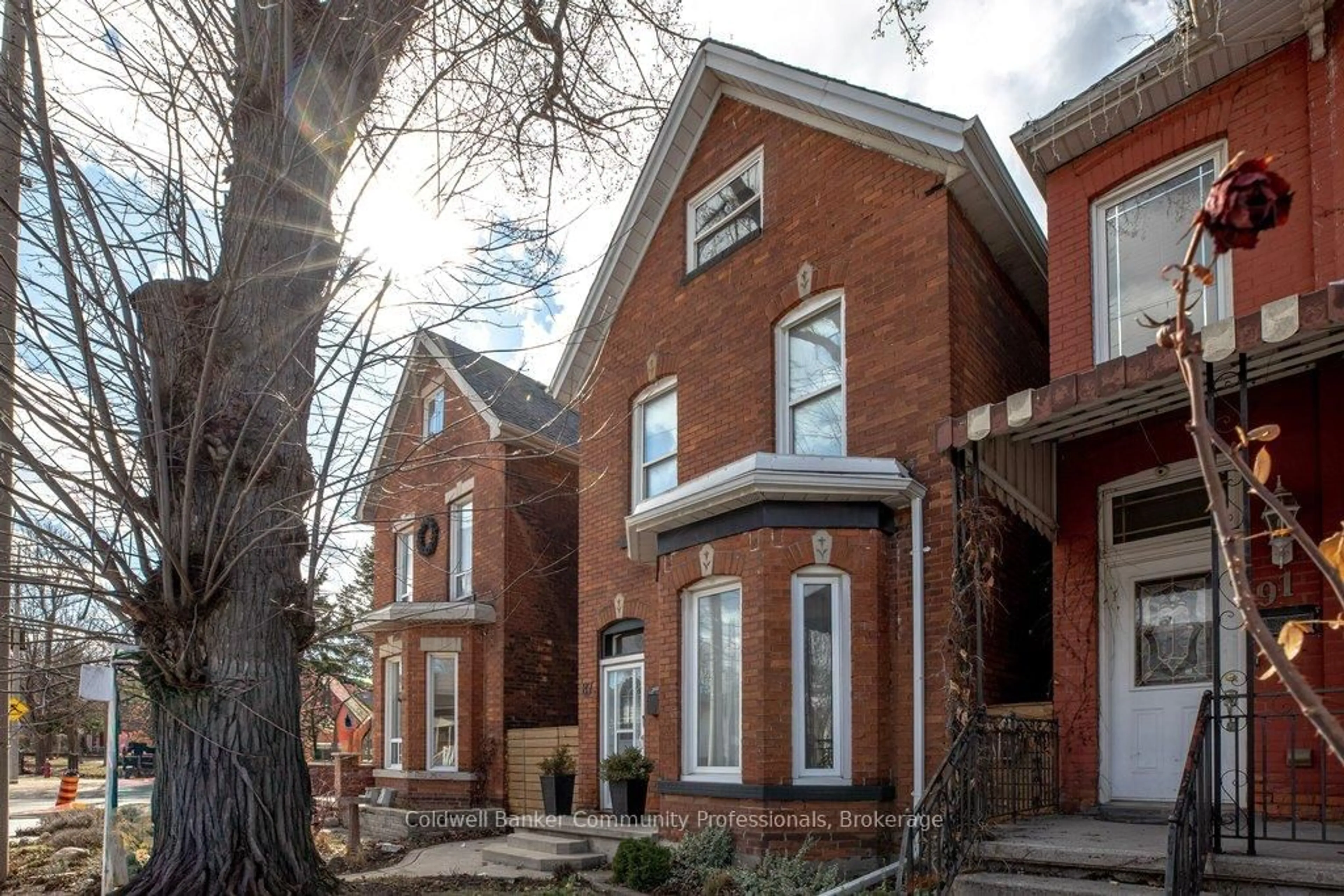 Home with brick exterior material, street for 87 East Ave, Hamilton Ontario L8L 5H6
