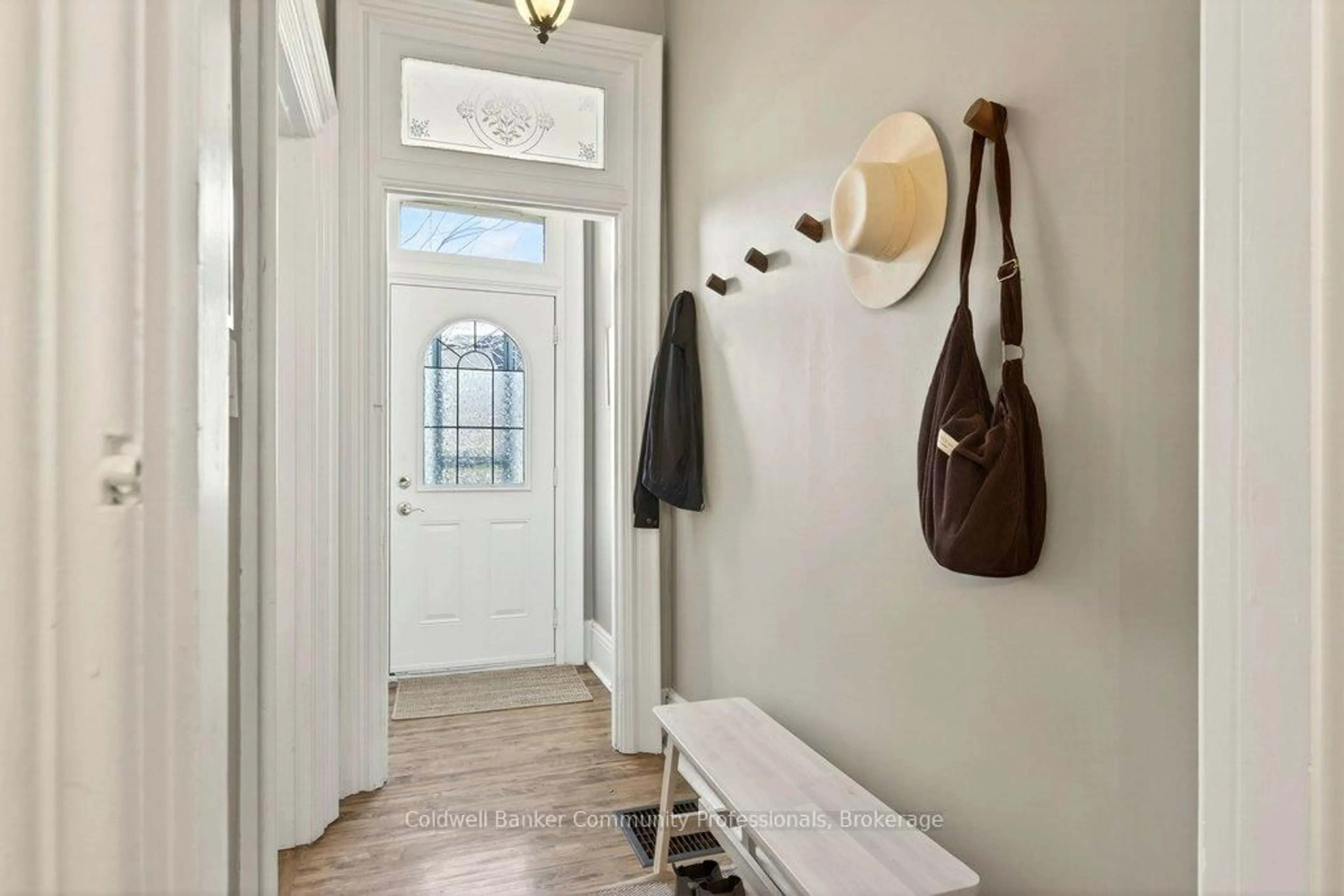Indoor entryway for 87 East Ave, Hamilton Ontario L8L 5H6