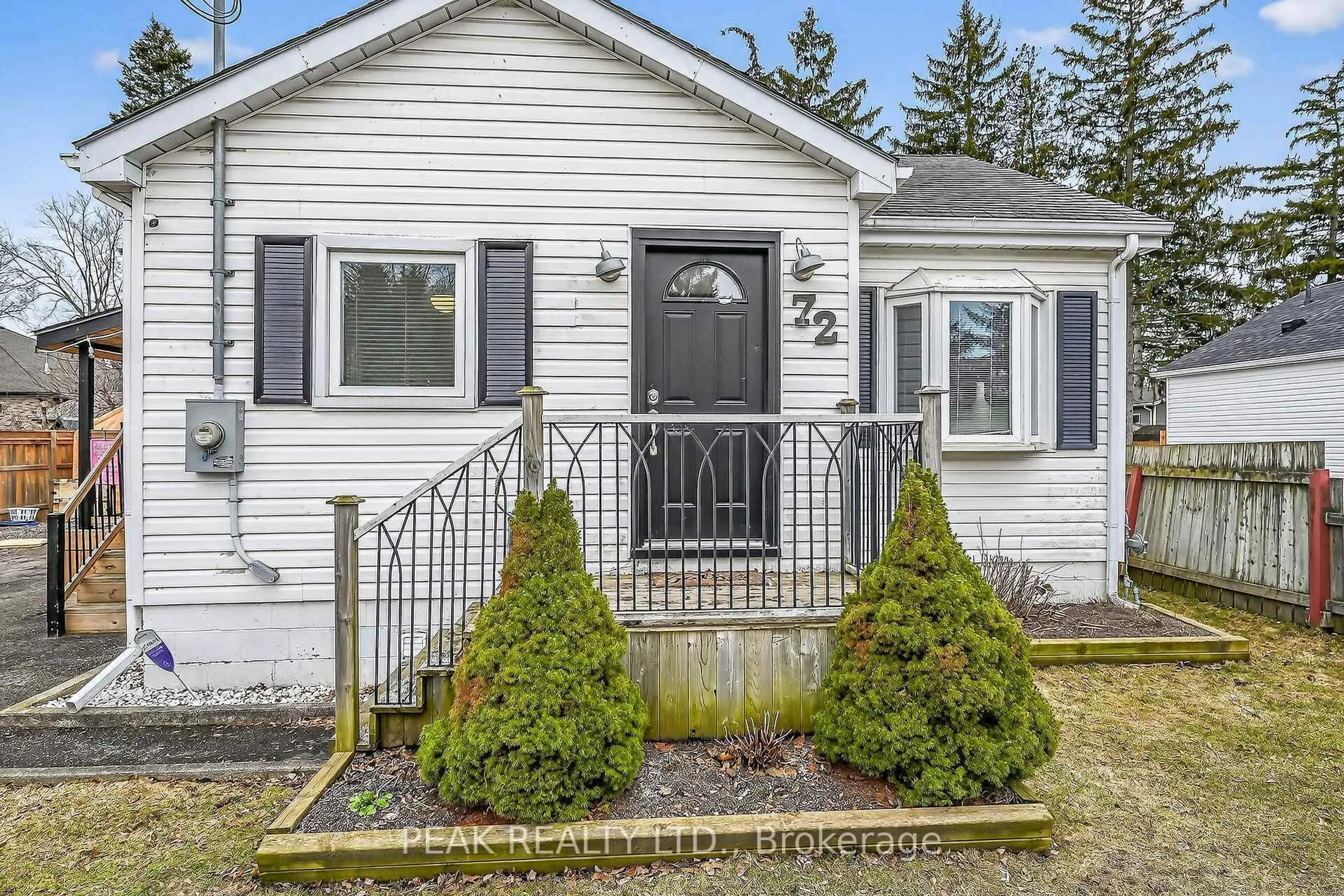 Home with vinyl exterior material, street for 72 Morton Ave, Brantford Ontario N3R 2N8