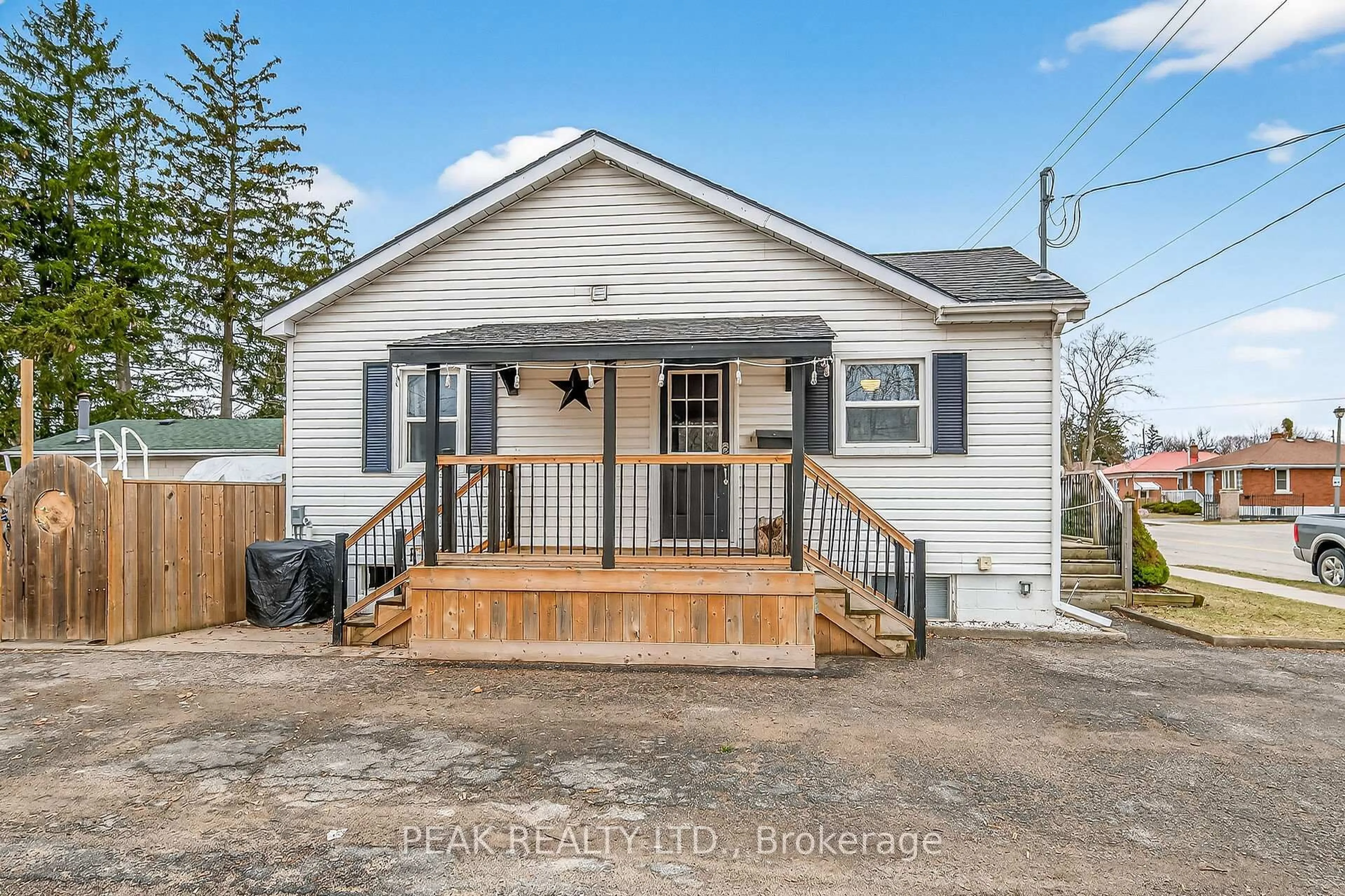 Home with vinyl exterior material, street for 72 Morton Ave, Brantford Ontario N3R 2N8