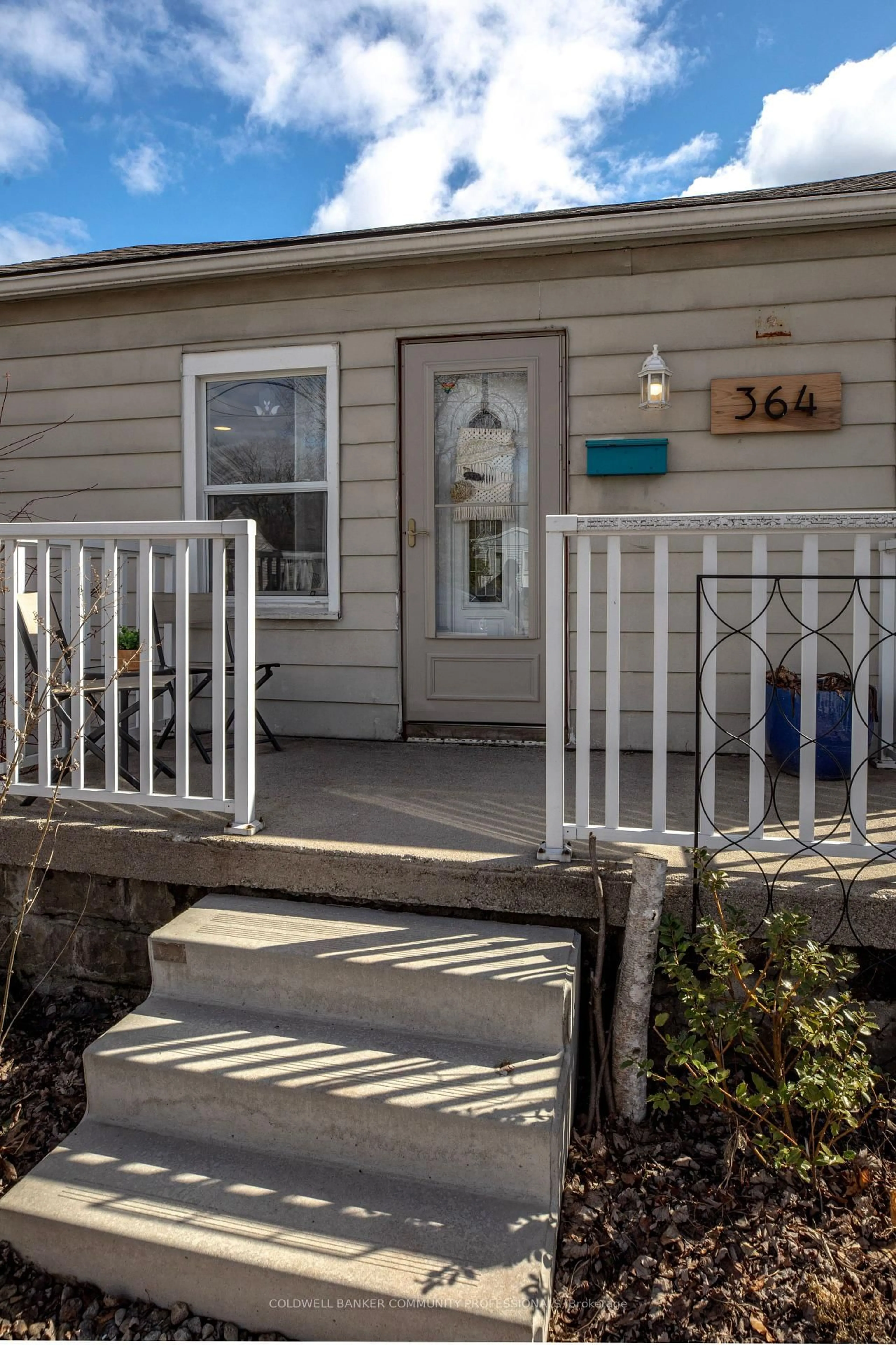 Home with vinyl exterior material, street for 364 Tragina Ave, Hamilton Ontario L8H 5E5