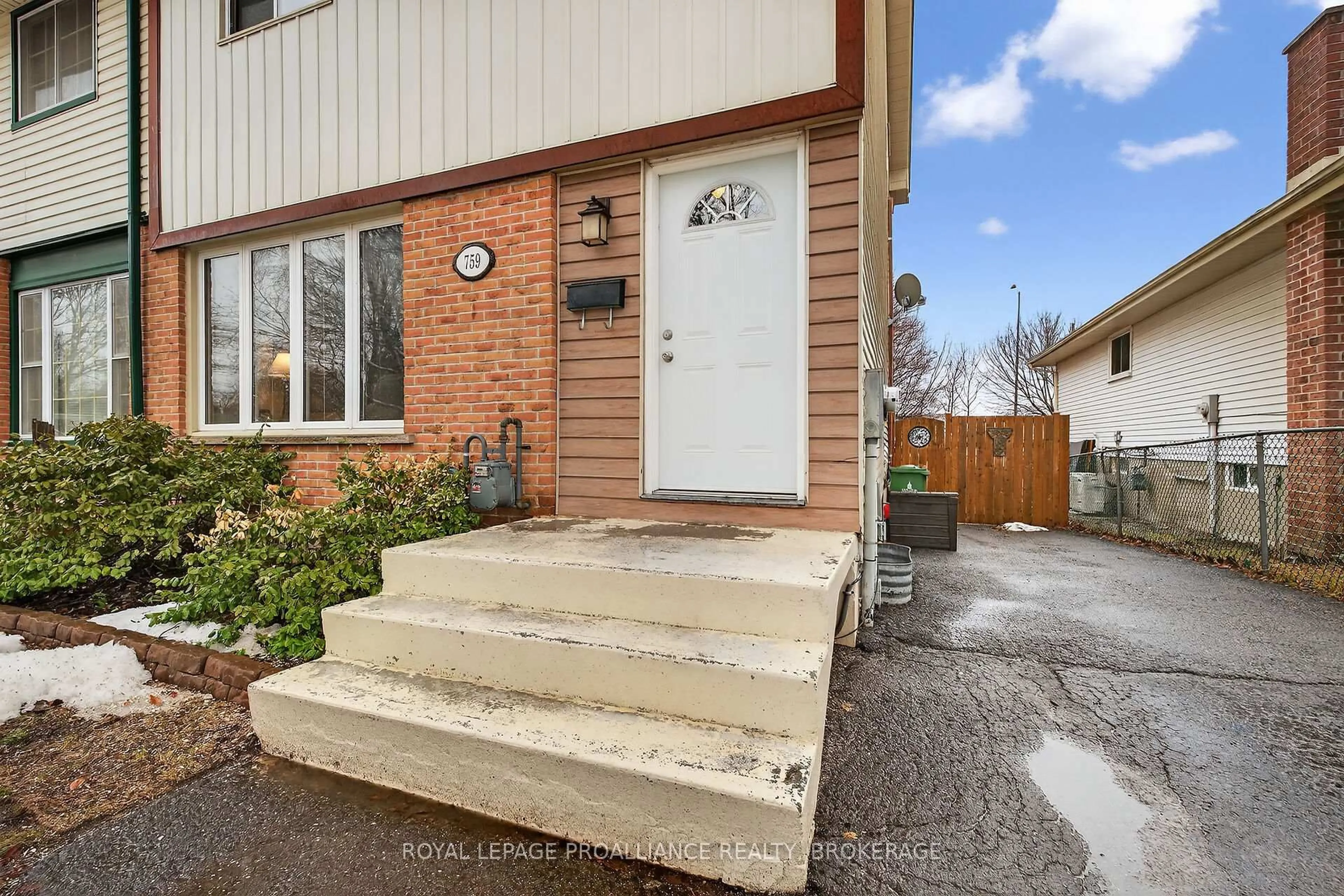 Unknown for 759 Somerset Cres, Kingston Ontario K7P 1G3