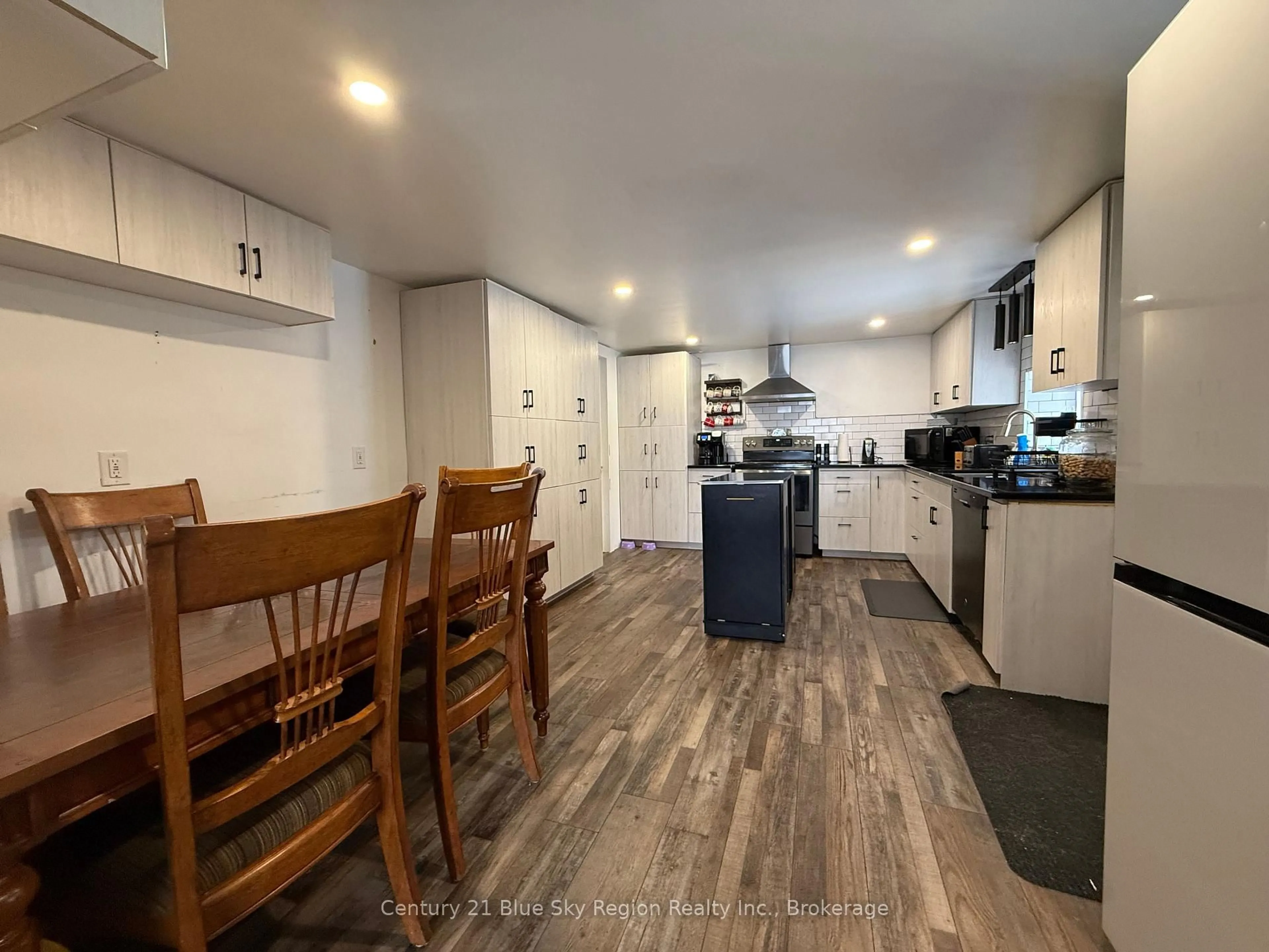 Open concept kitchen, unknown for 165 Nipissing St, West Nipissing Ontario P2B 1K2