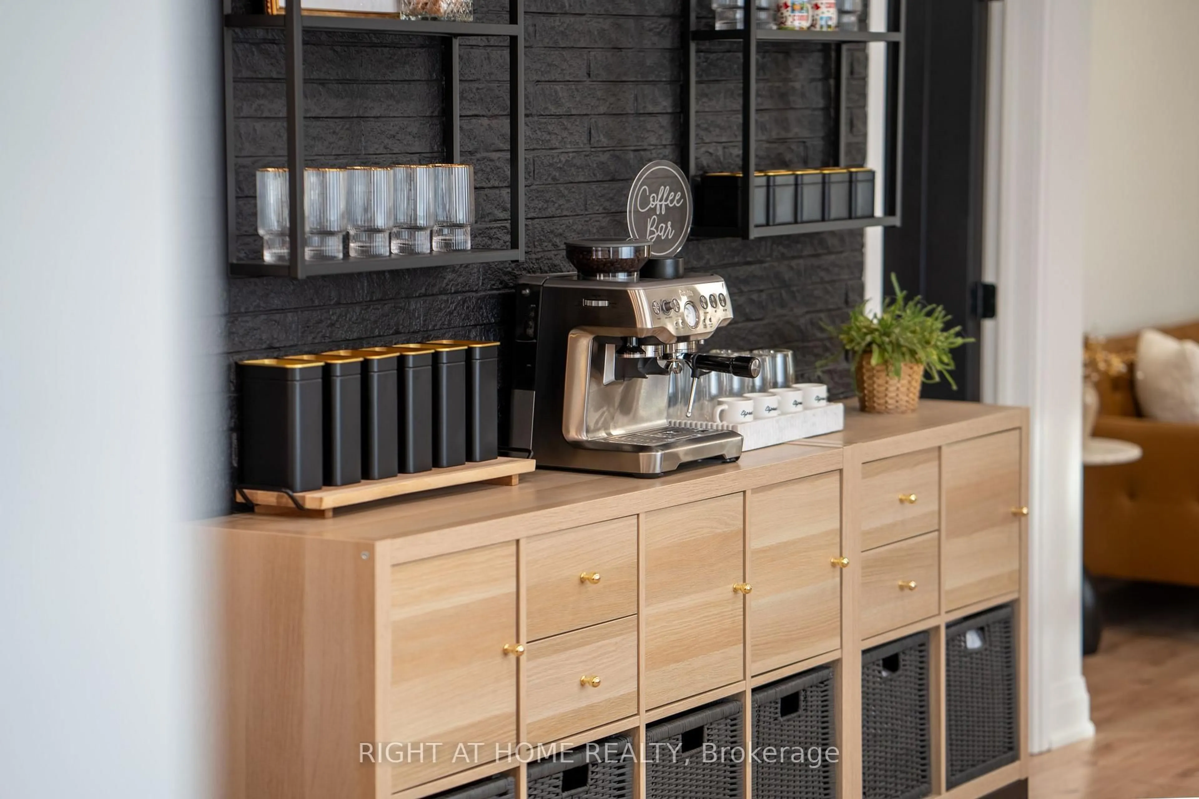 Contemporary kitchen, unknown for 1234 SPEARS Rd, Fort Erie Ontario L2A 4N3