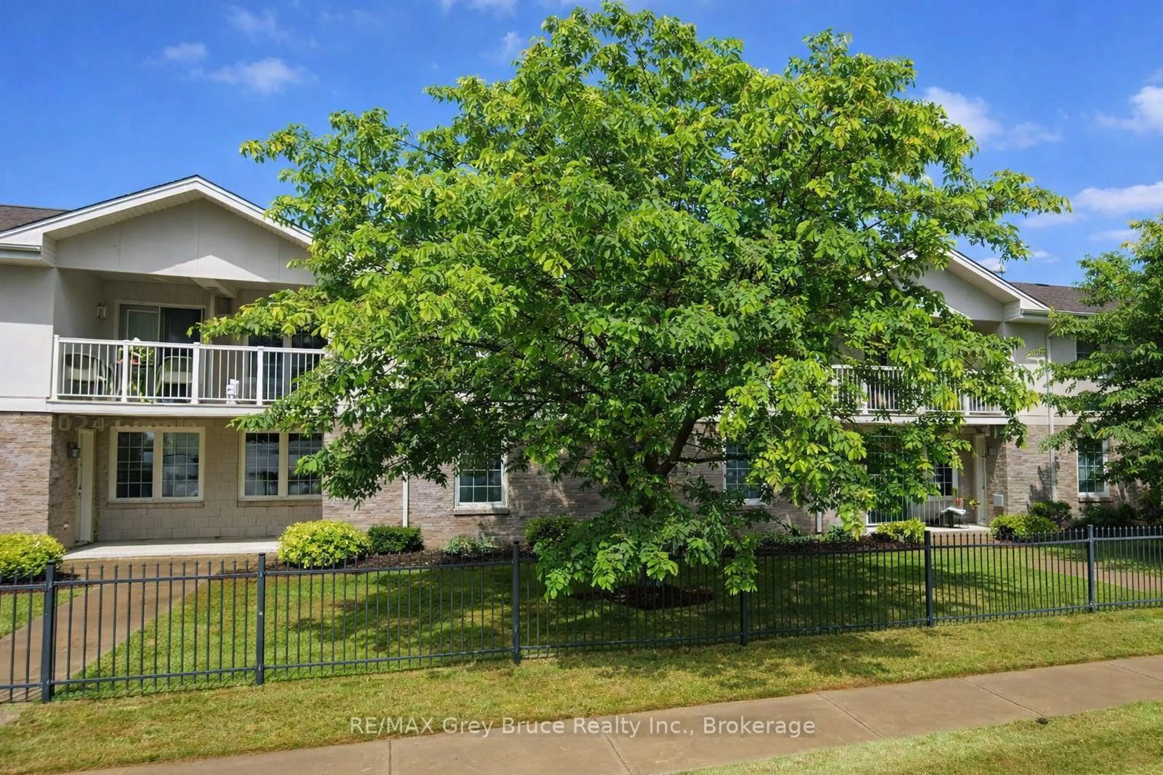 A pic from outside/outdoor area/front of a property/back of a property/a pic from drone, street for 1550 12th Ave #204, Owen Sound Ontario N4K 6Z3